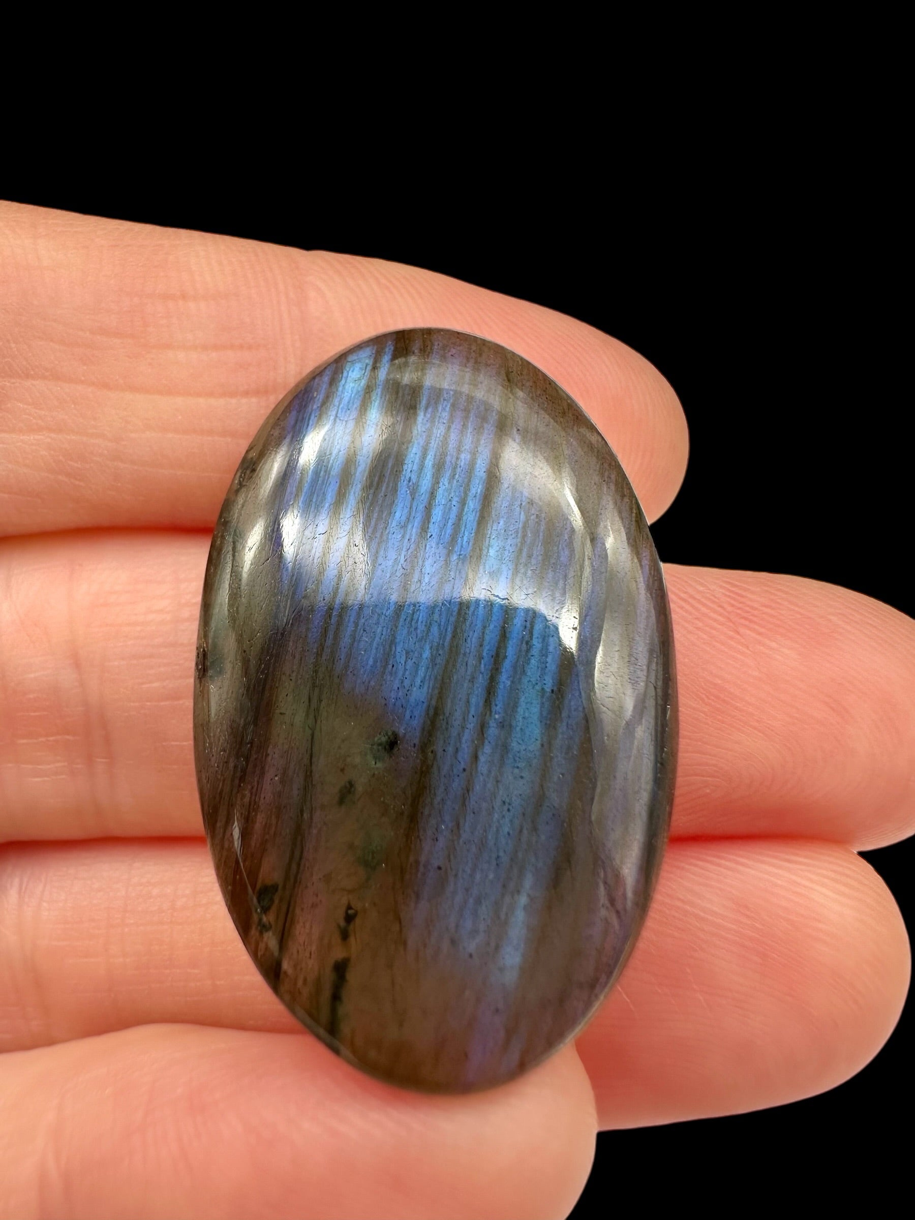 Labradorite cabochon – Madagascar