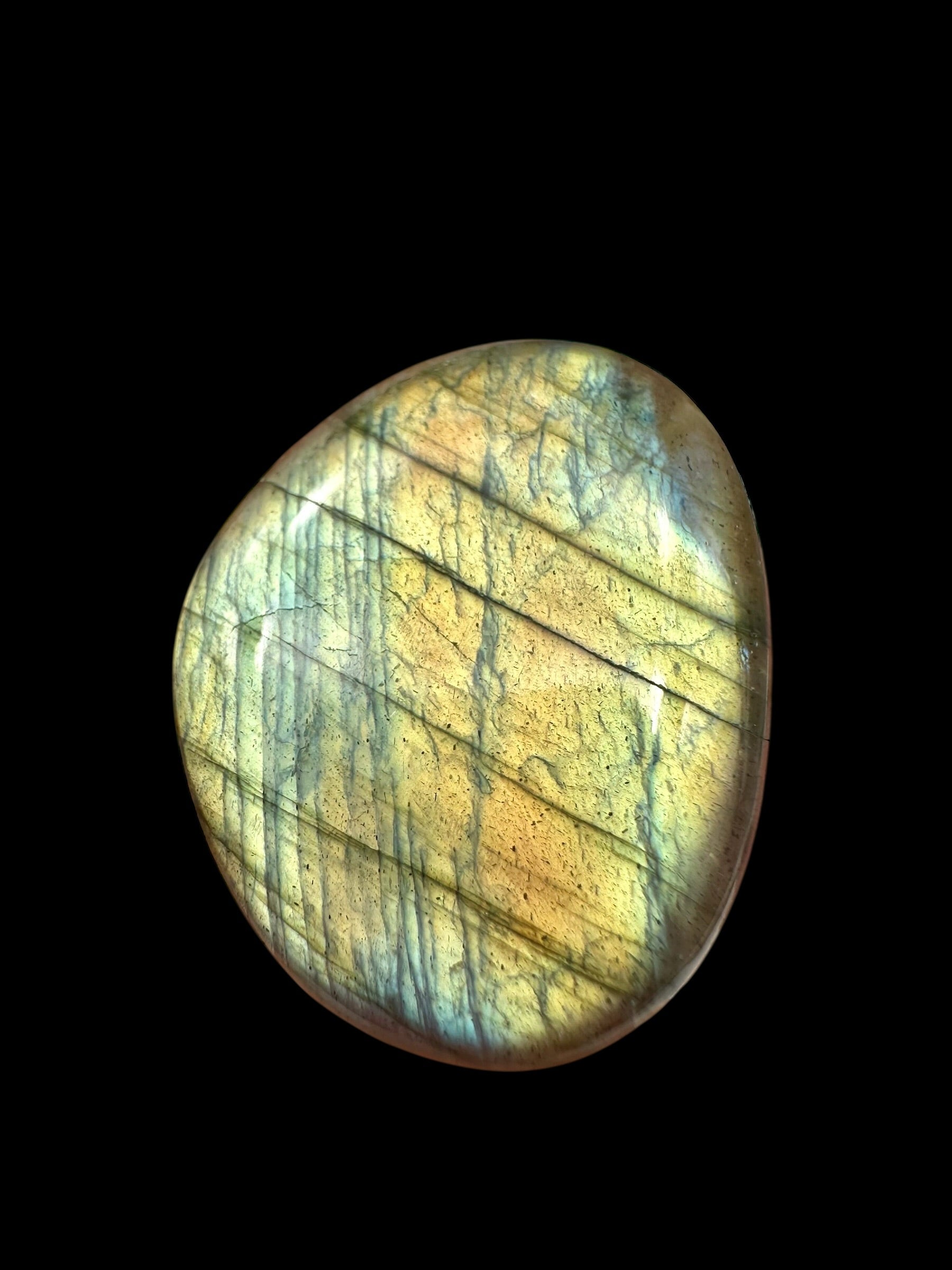 Labradorite cabochon – Madagascar