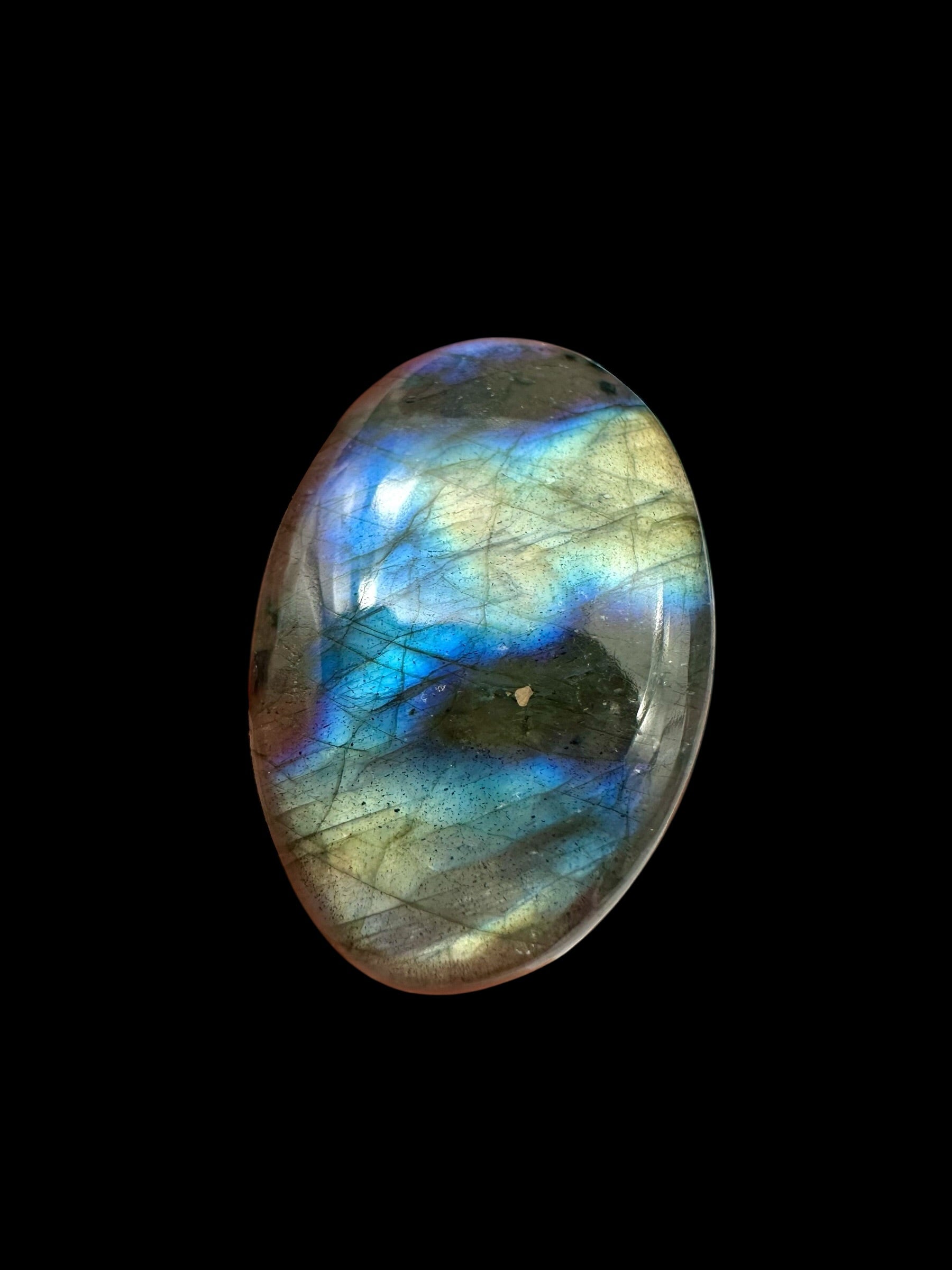Labradorite cabochon – Madagascar