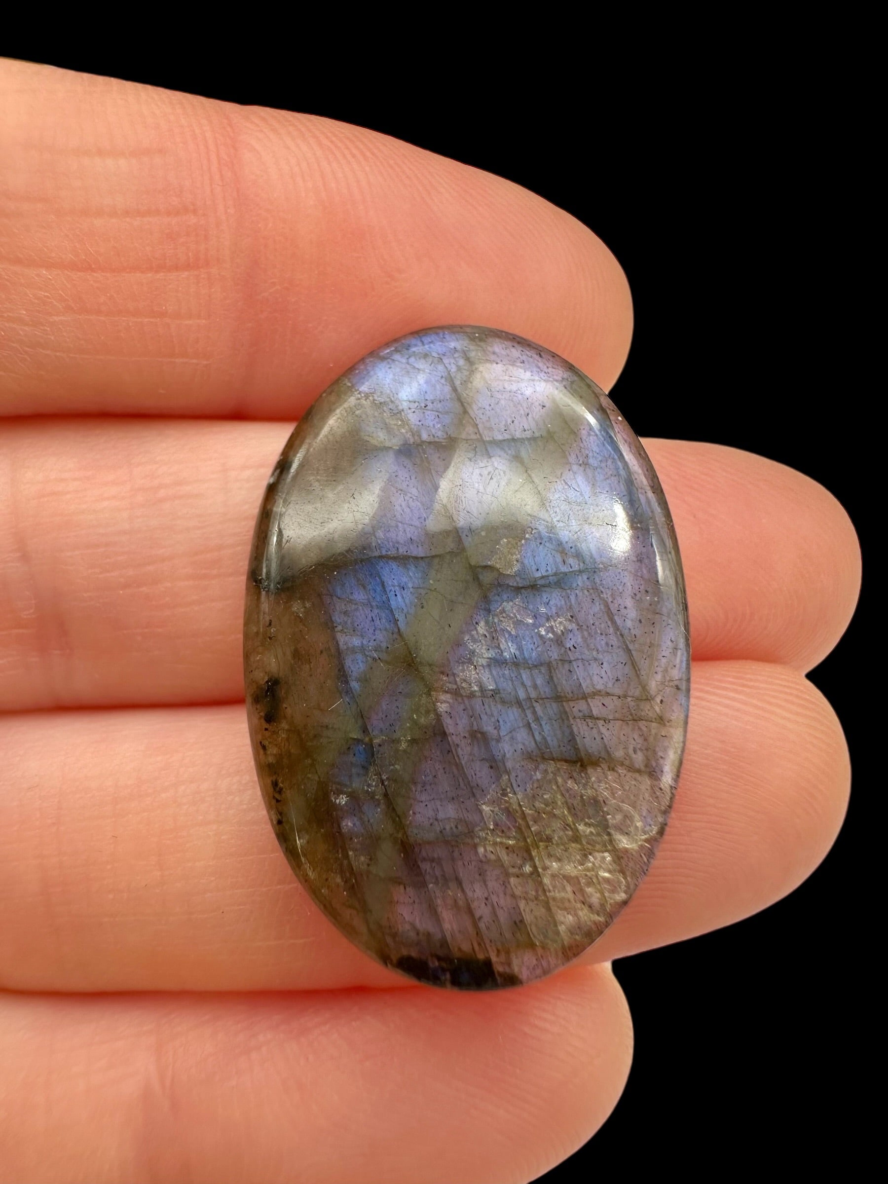 Labradorite cabochon – Madagascar