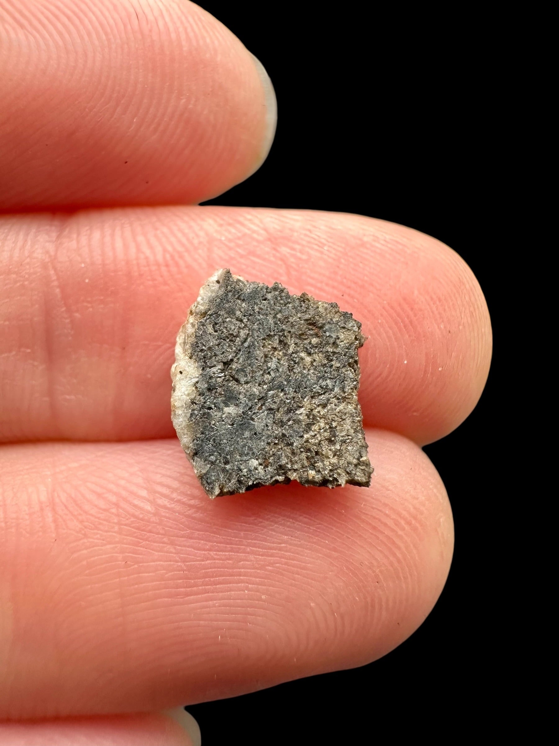 Meteorite Ksar Ghilane 022 – 0,3g – Tunisia - MEKG33