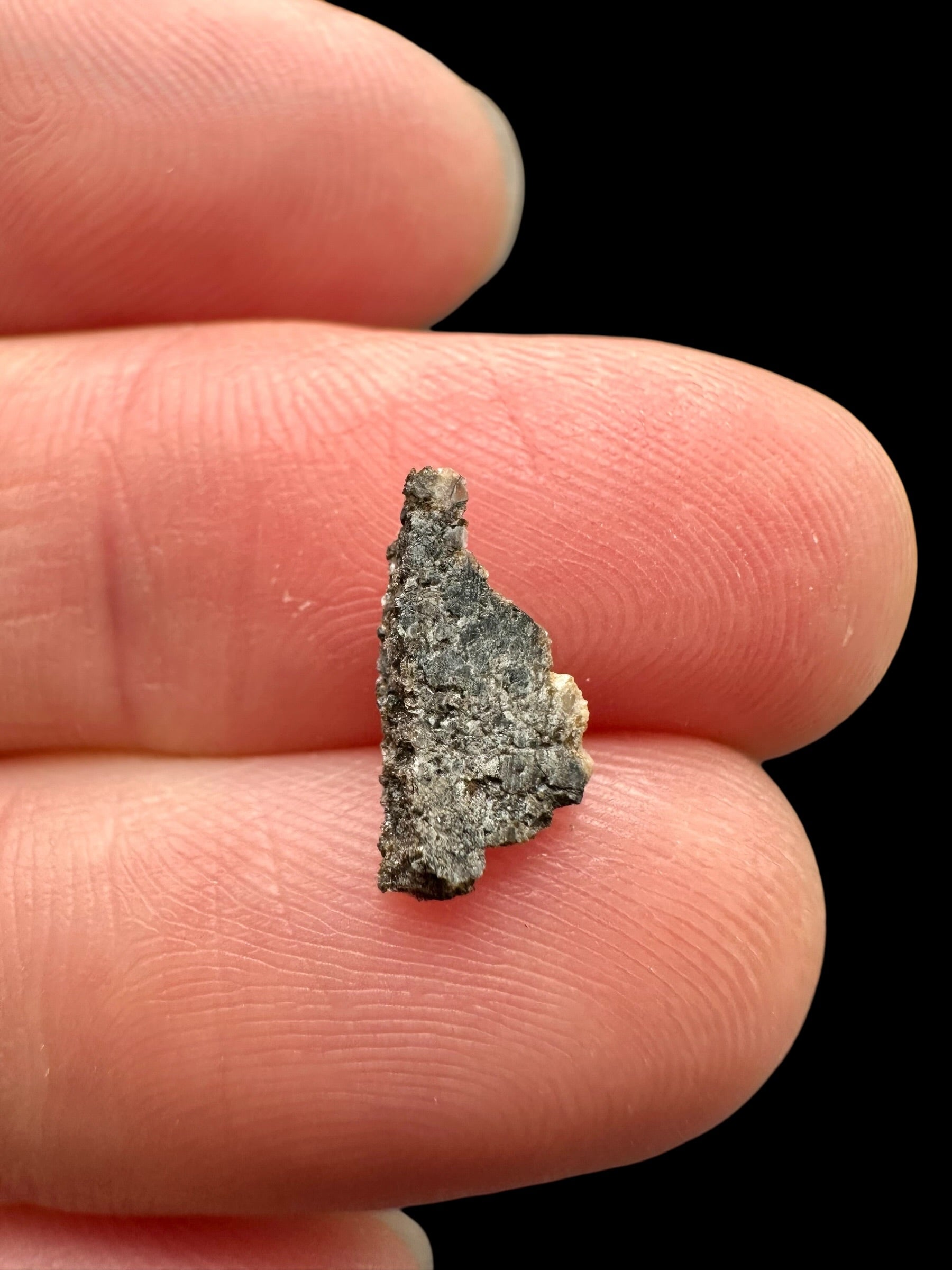 Meteorite Ksar Ghilane 022 – 0,1g – Tunisia - MEKG35