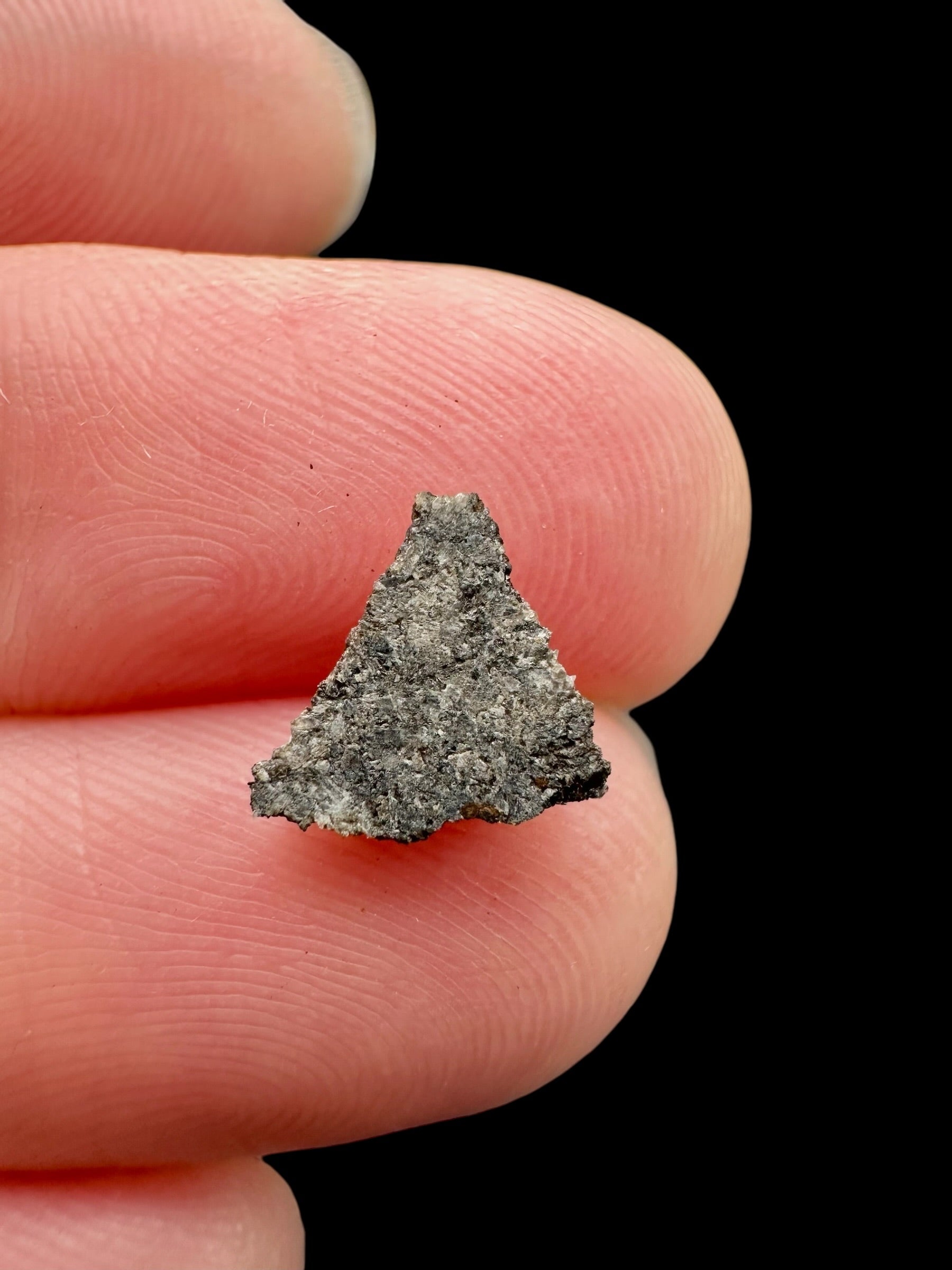 Meteorite Ksar Ghilane 022 – 0,1g – Tunisia - MEKG37