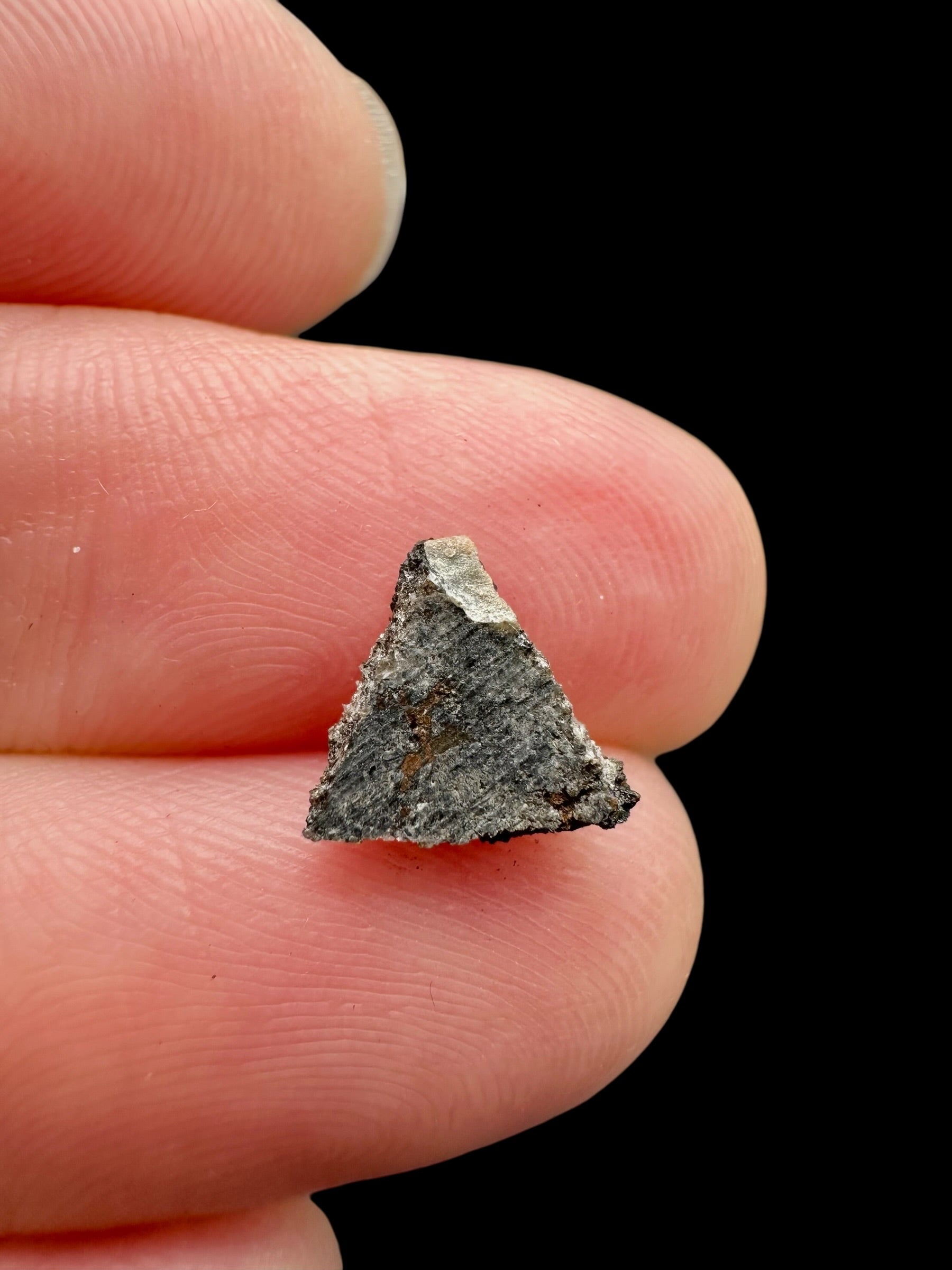 Meteorite Ksar Ghilane 022 – 0,1g – Tunisia - MEKG37