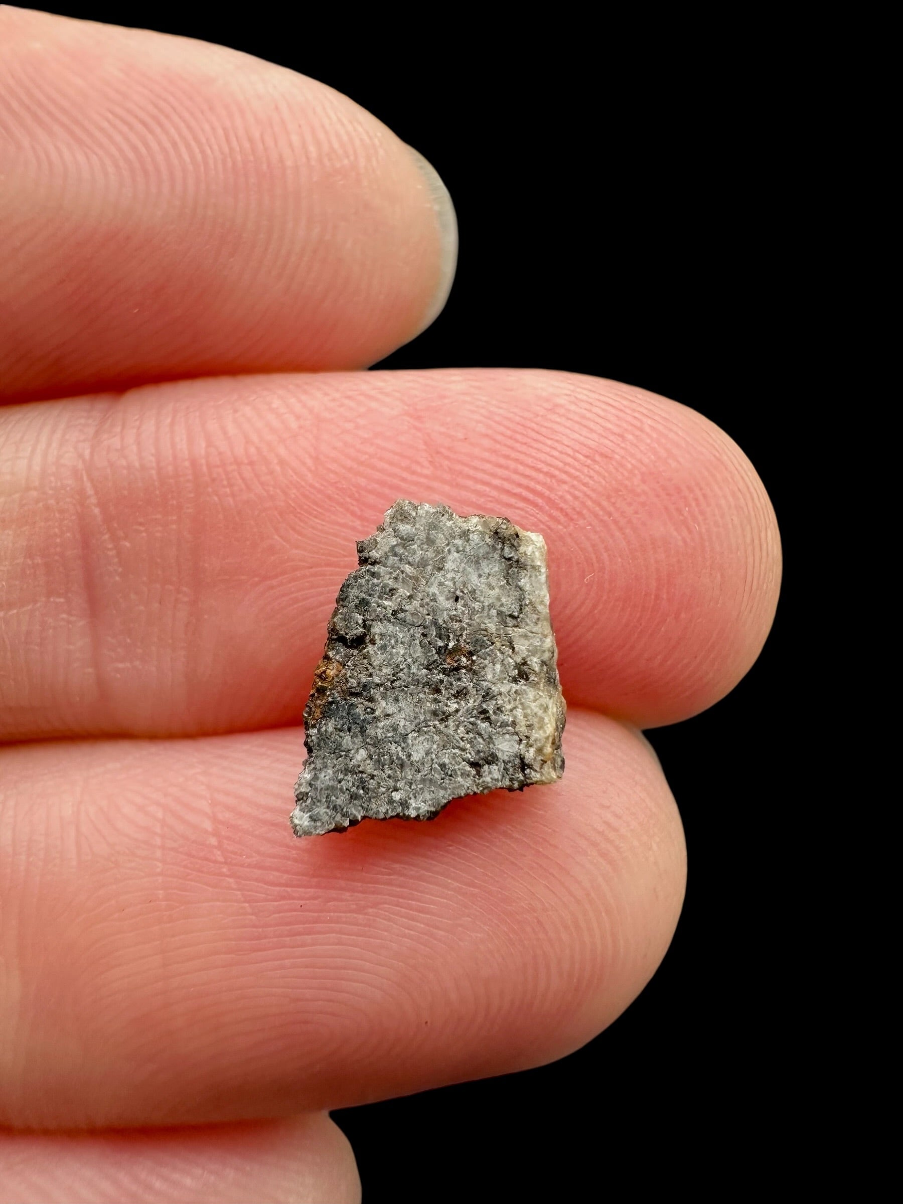 Meteorite Ksar Ghilane 022 – 0,3g – Tunisia - MEKG38