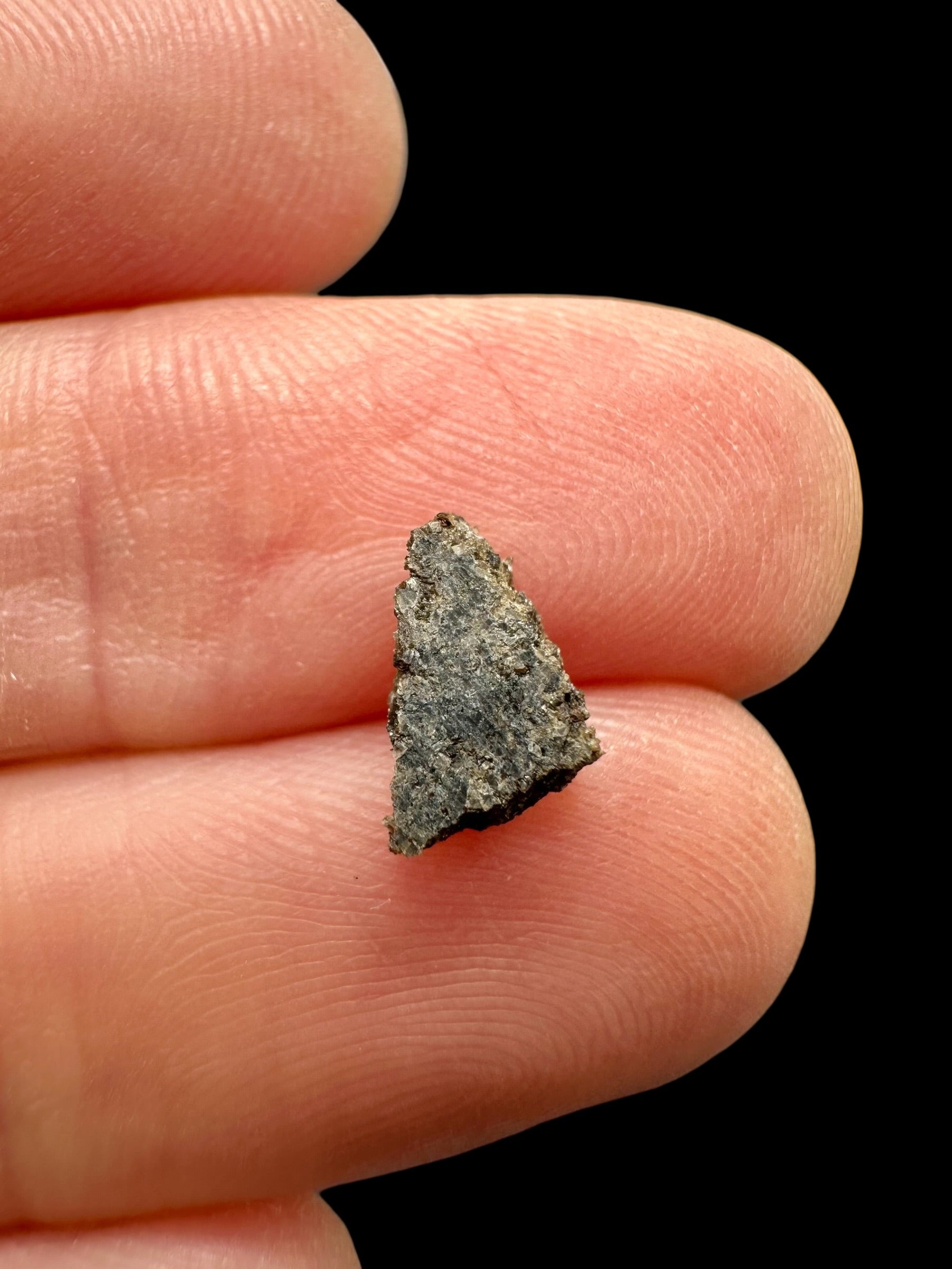 Meteorite Ksar Ghilane 022 – 0,1g – Tunisia - MEKG46