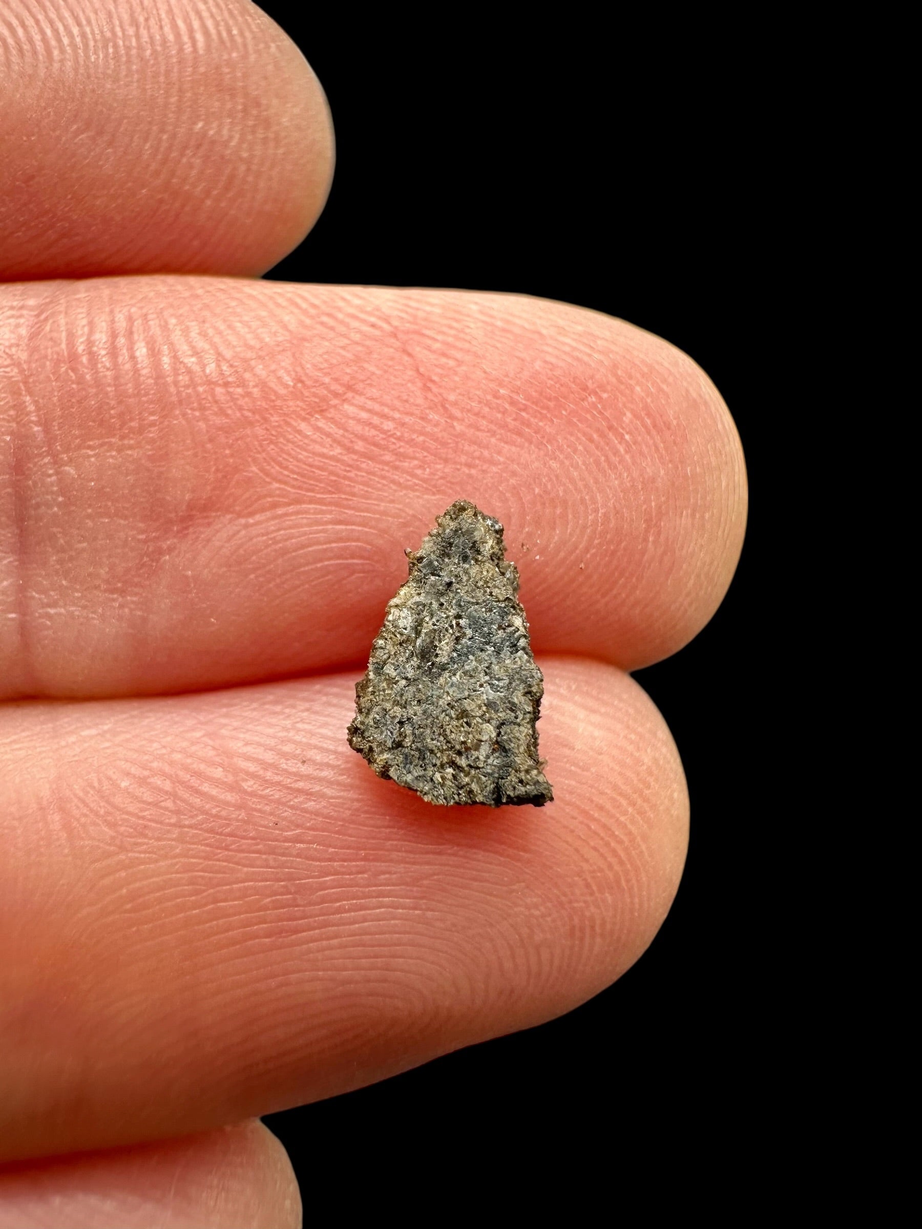 Meteorite Ksar Ghilane 022 – 0,1g – Tunisia - MEKG46