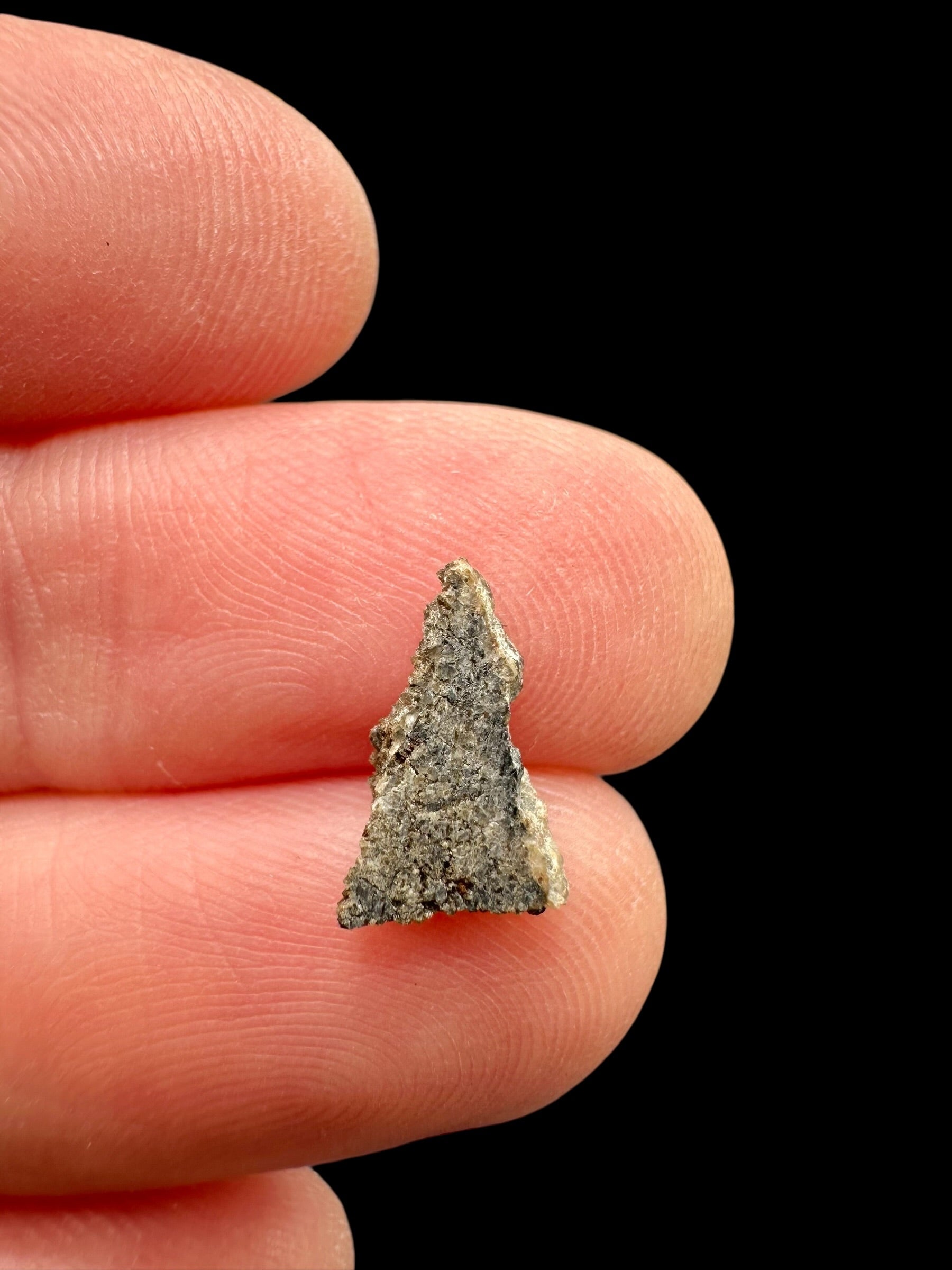 Meteorite Ksar Ghilane 022 – 0,2g – Tunisia - MEKG49
