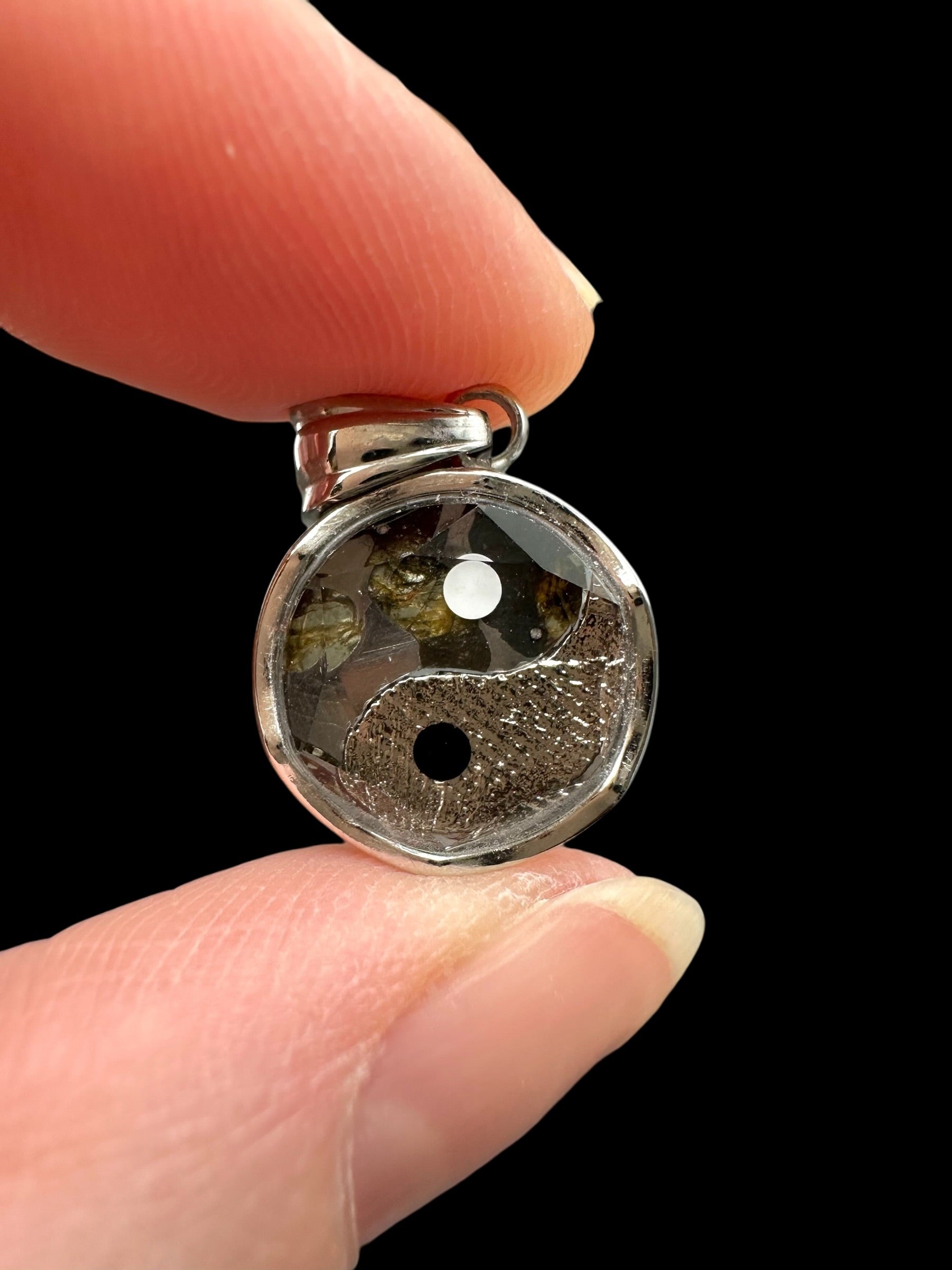 Yin and Yang pendant made from the Aletai and Sericho meteorites