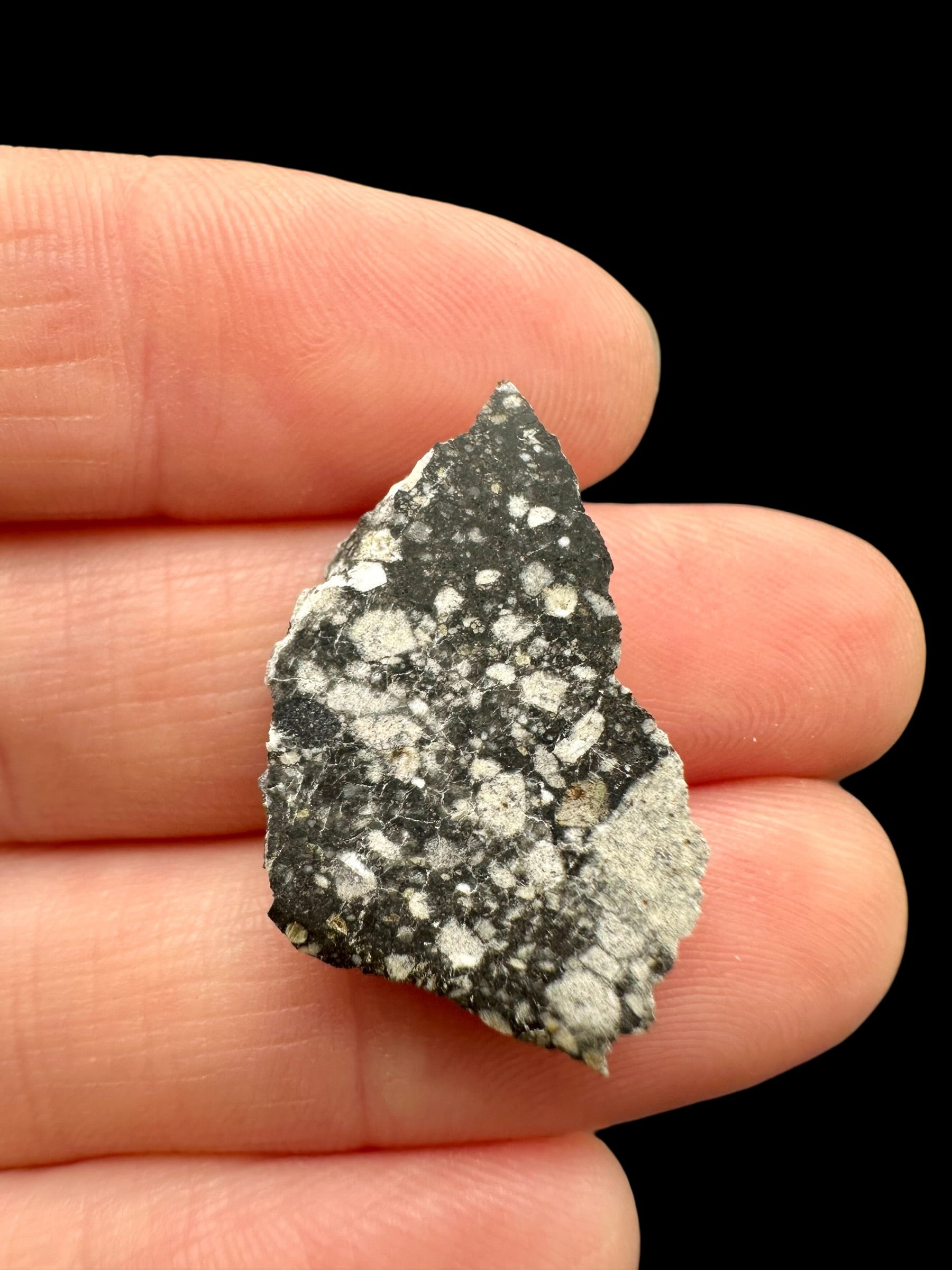 Lunar meteorite Ouargla 008 – 1,8g – Algeria