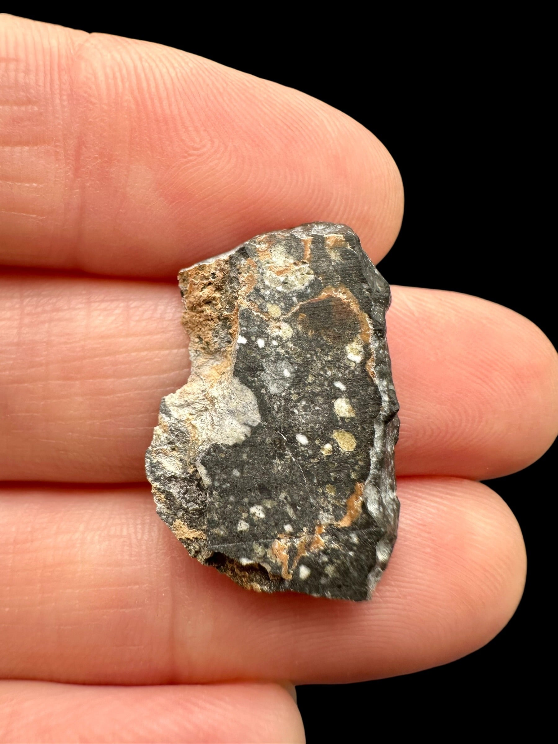 Lunar meteorite Ouargla 008 – 1,9g – Algeria - MEOU04