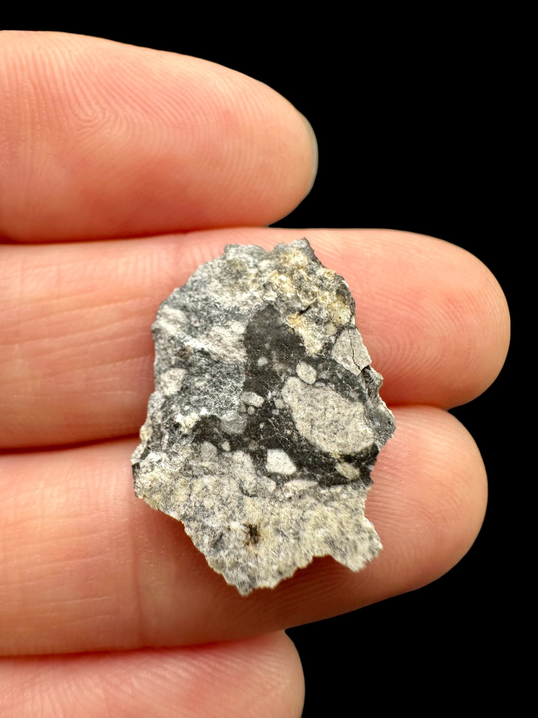 Lunar meteorite Ouargla 008 – 1,4g – Algeria - MEOU06