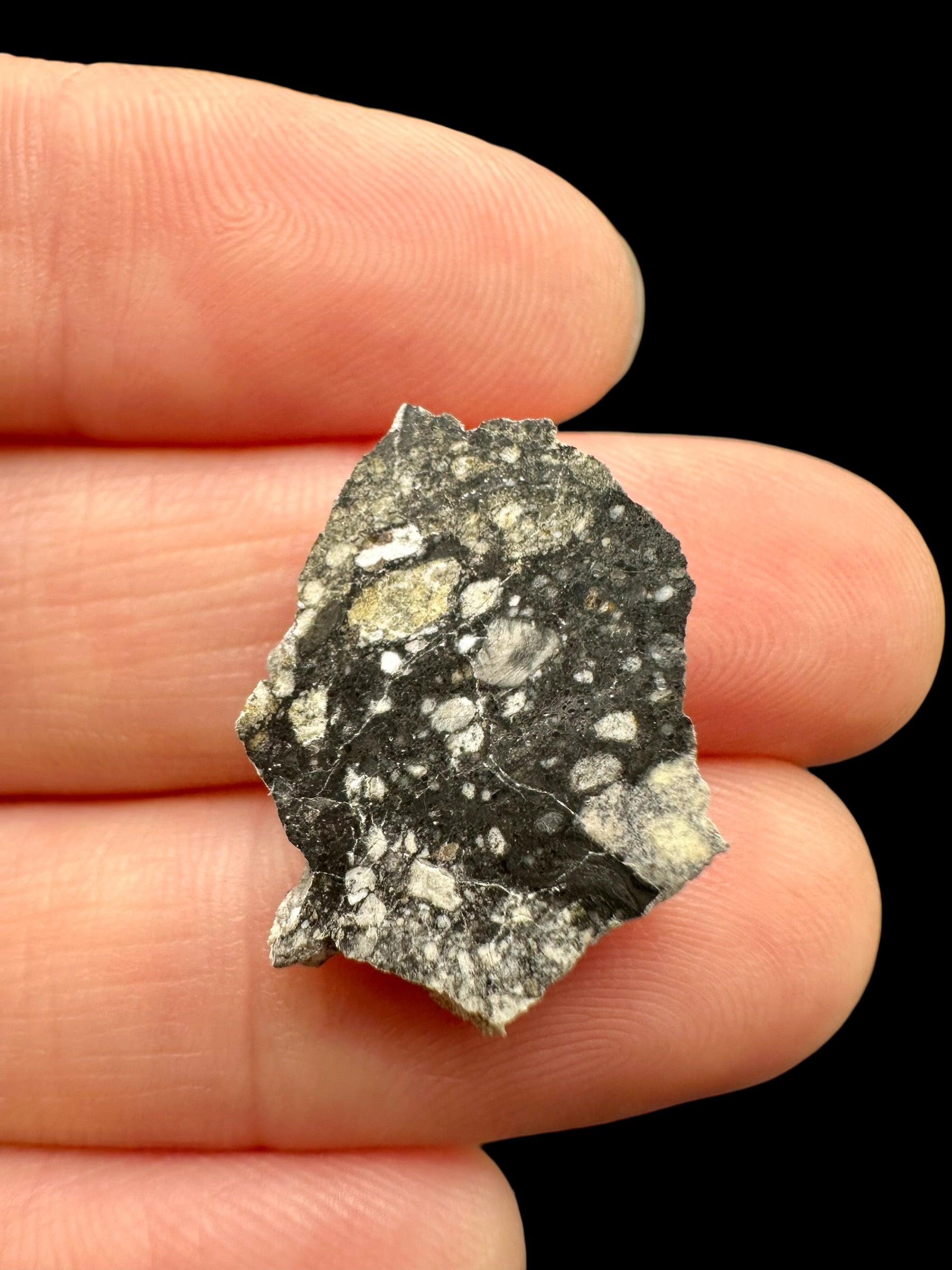 Lunar meteorite Ouargla 008 – 1,4g – Algeria