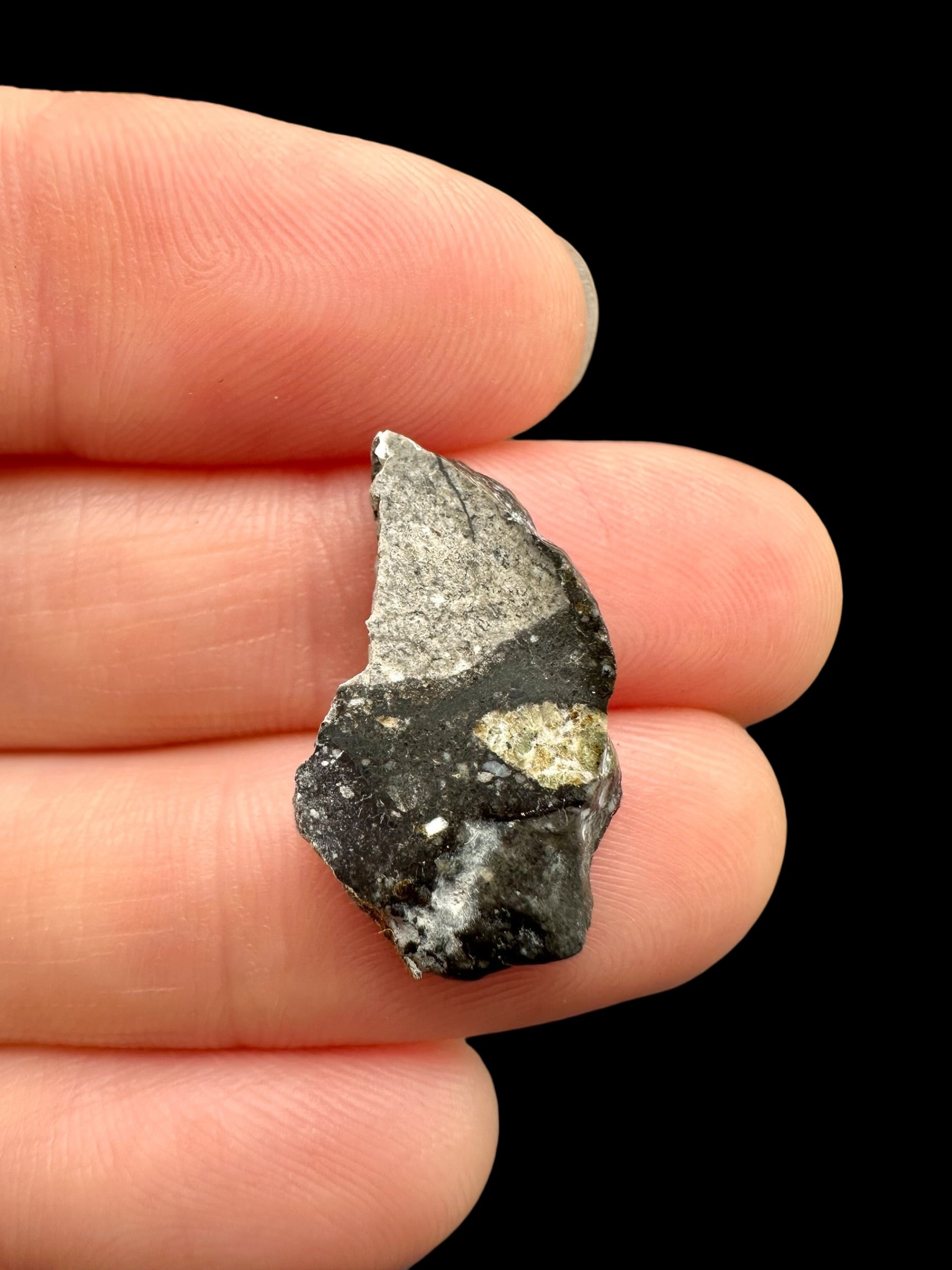 Lunar meteorite Ouargla 008 – 1,3g – Algeria - MEOU08