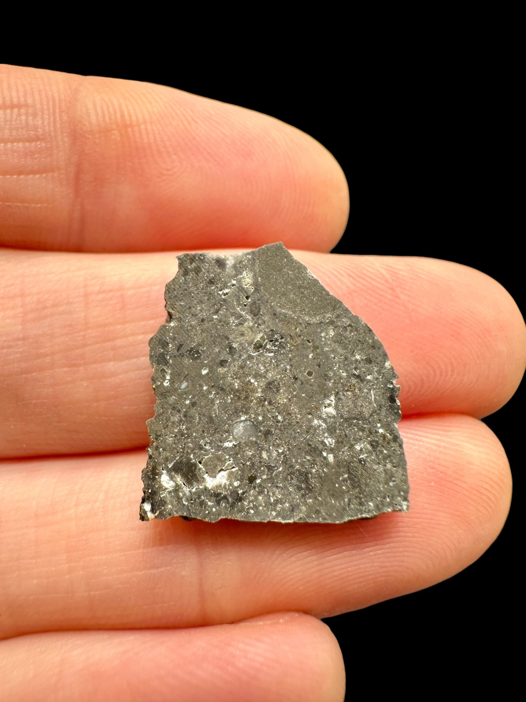 Lunar meteorite NWA 17865 – 1,5g – Algeria - MENWL04