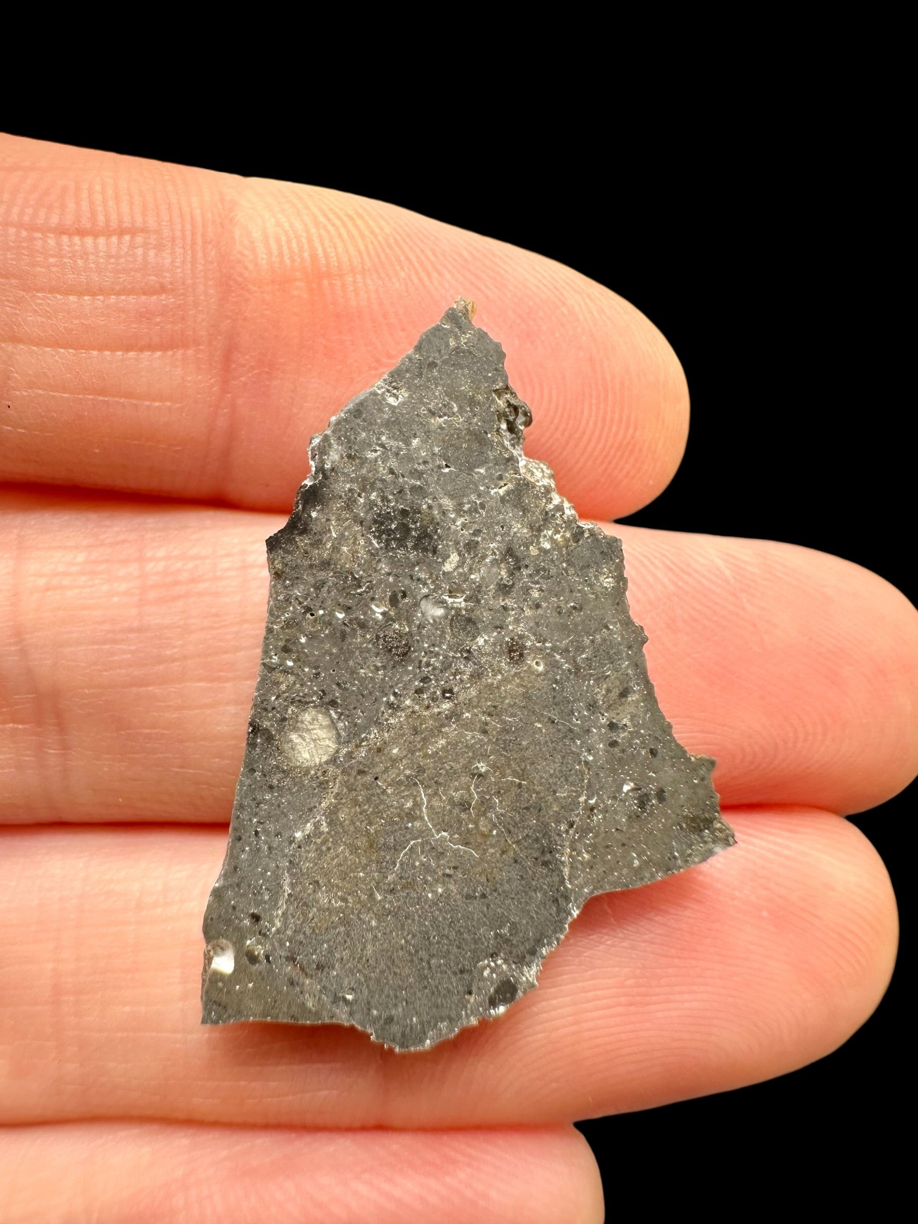 Lunar meteorite NWA 17865 – 2,4g – Algeria - MENWL06