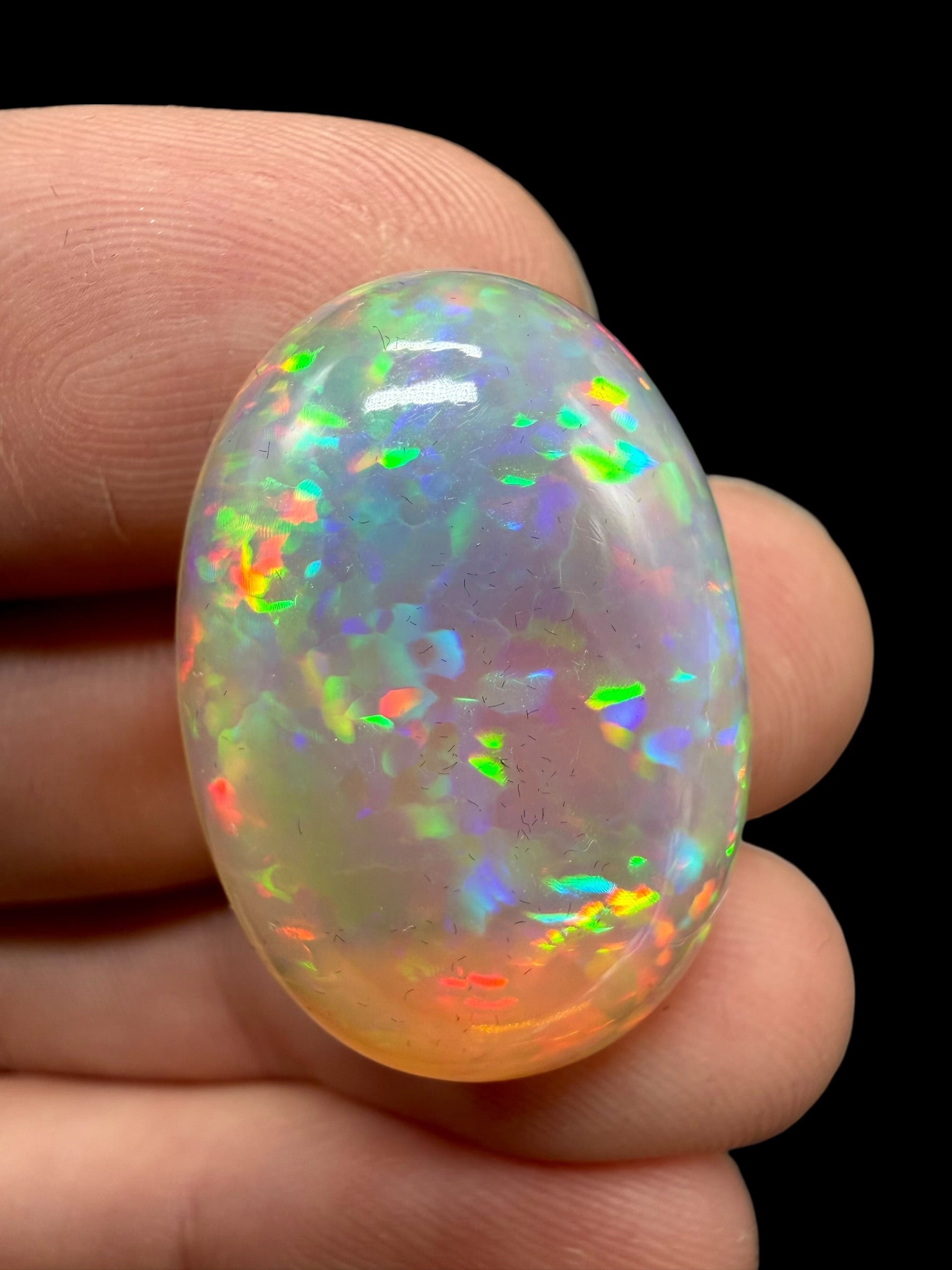 XXL Precious opal 25,7ct – Cabochon – Welo, Ethiopia