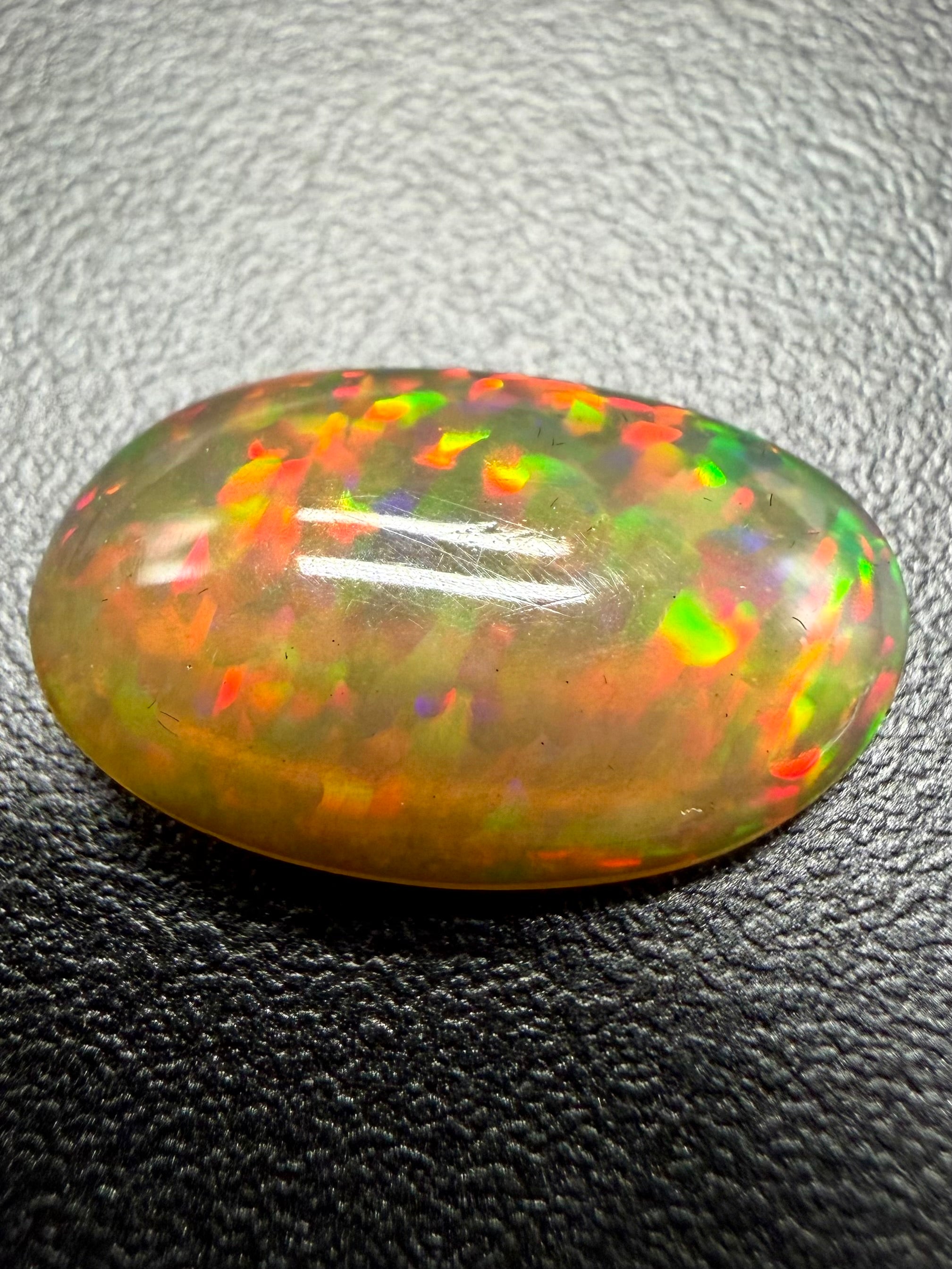 Precious opal 3,5ct – Cabochon – Welo, Ethiopia - OPK136