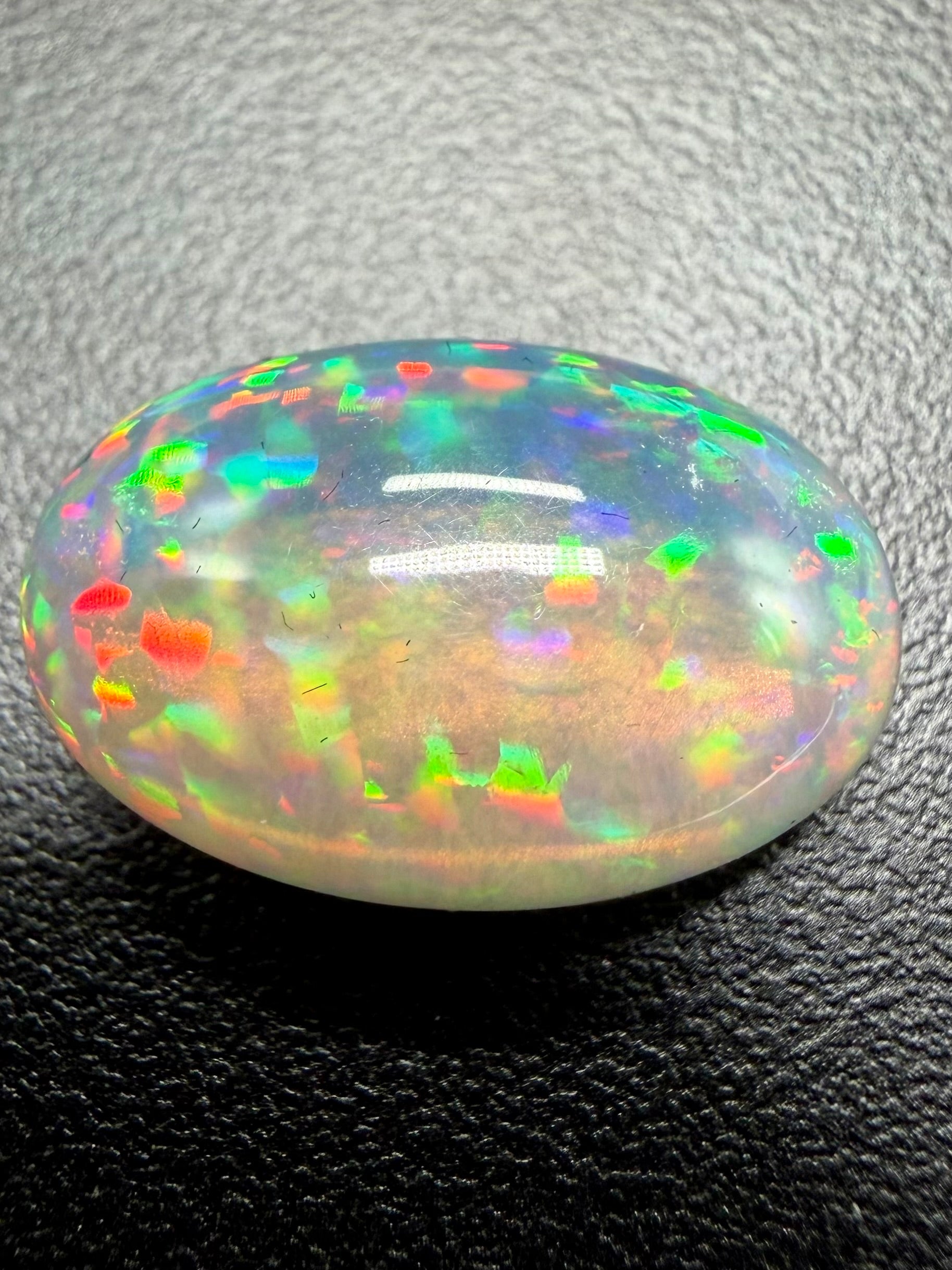 Precious opal 6,3ct – Cabochon – Welo, Ethiopia - OPK137