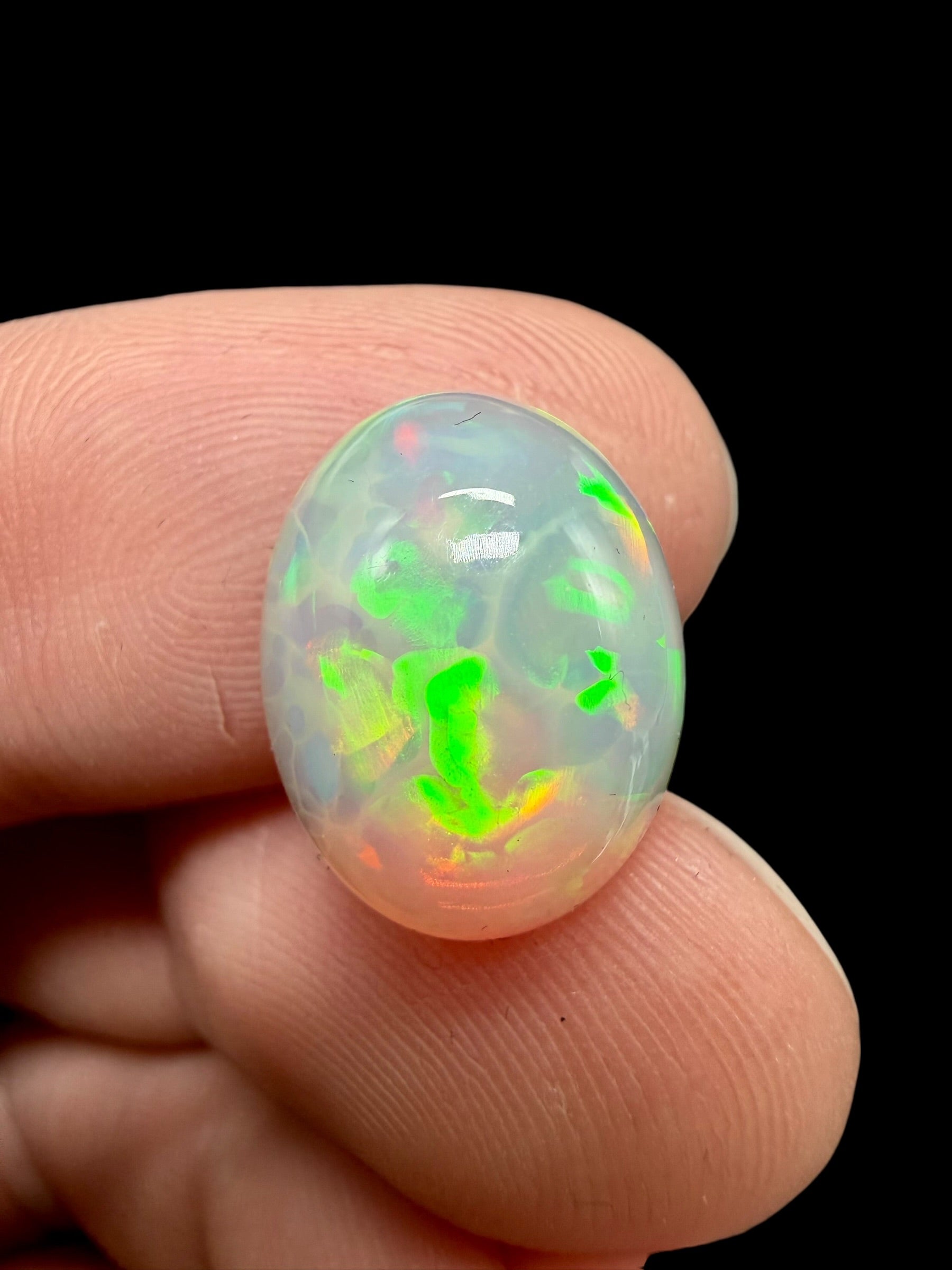Precious opal 4,9ct – Cabochon – Welo, Ethiopia