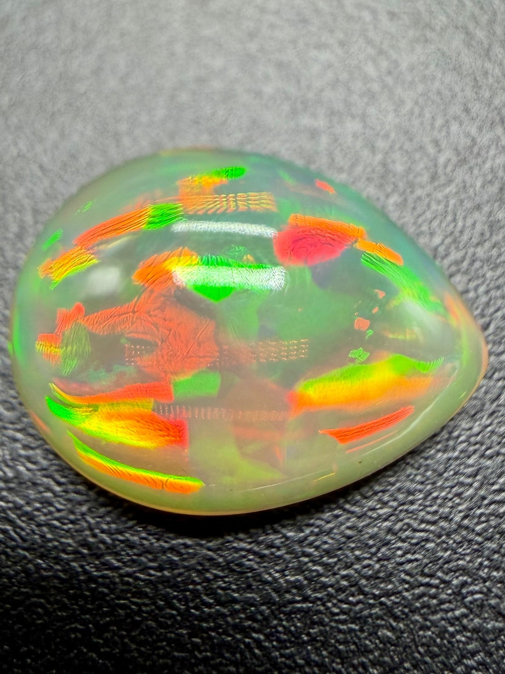 Precious opal 7,05ct – Cabochon – Welo, Ethiopia - OPK144