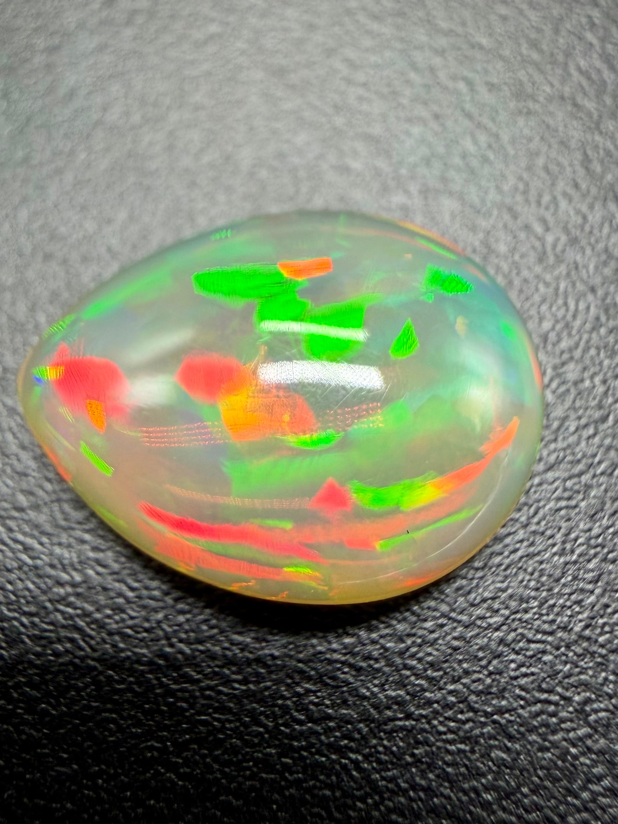 Precious opal 7,05ct – Cabochon – Welo, Ethiopia - OPK144
