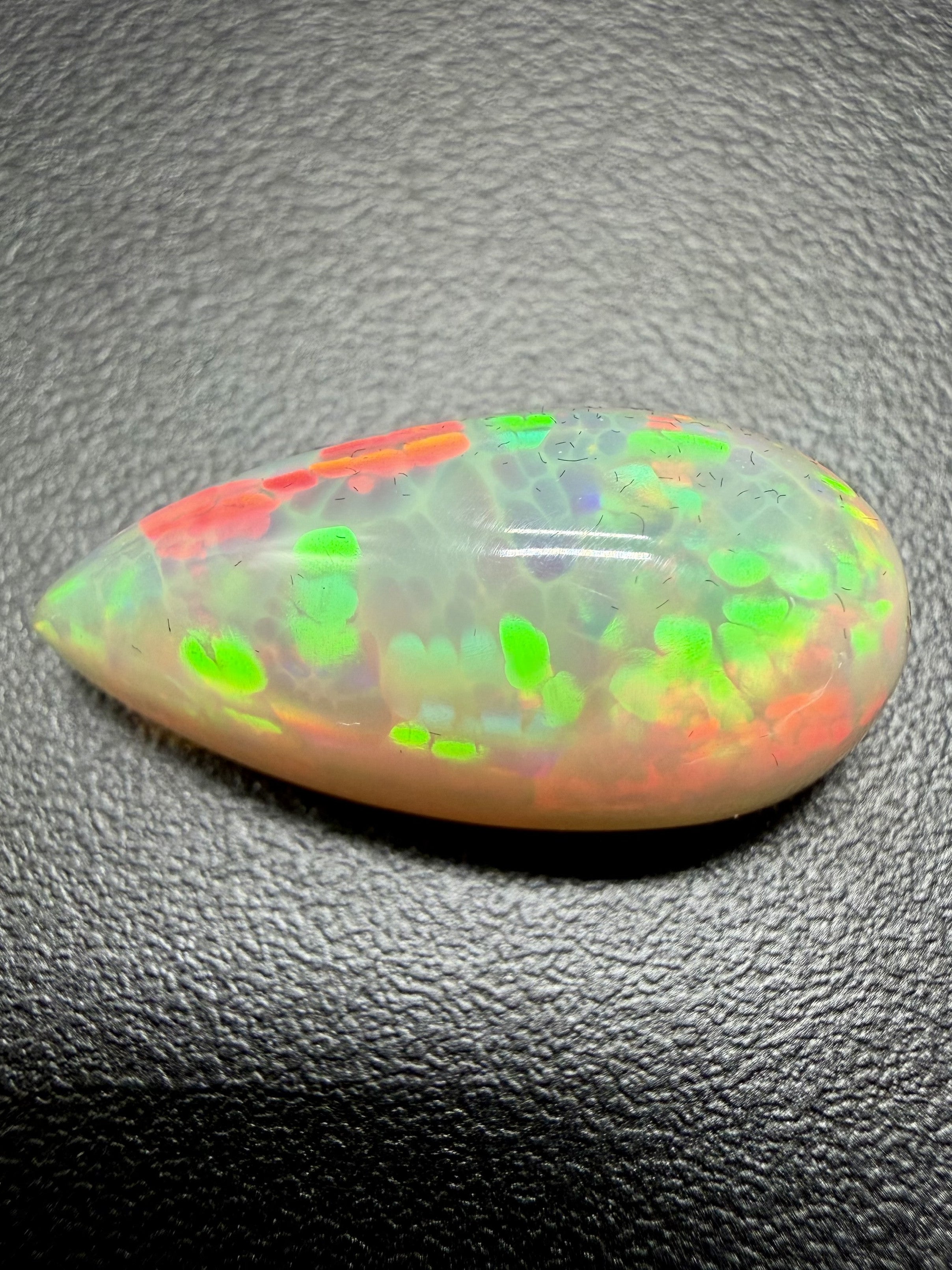 Precious opal 8,05ct – Cabochon – Welo, Ethiopia - OPK145