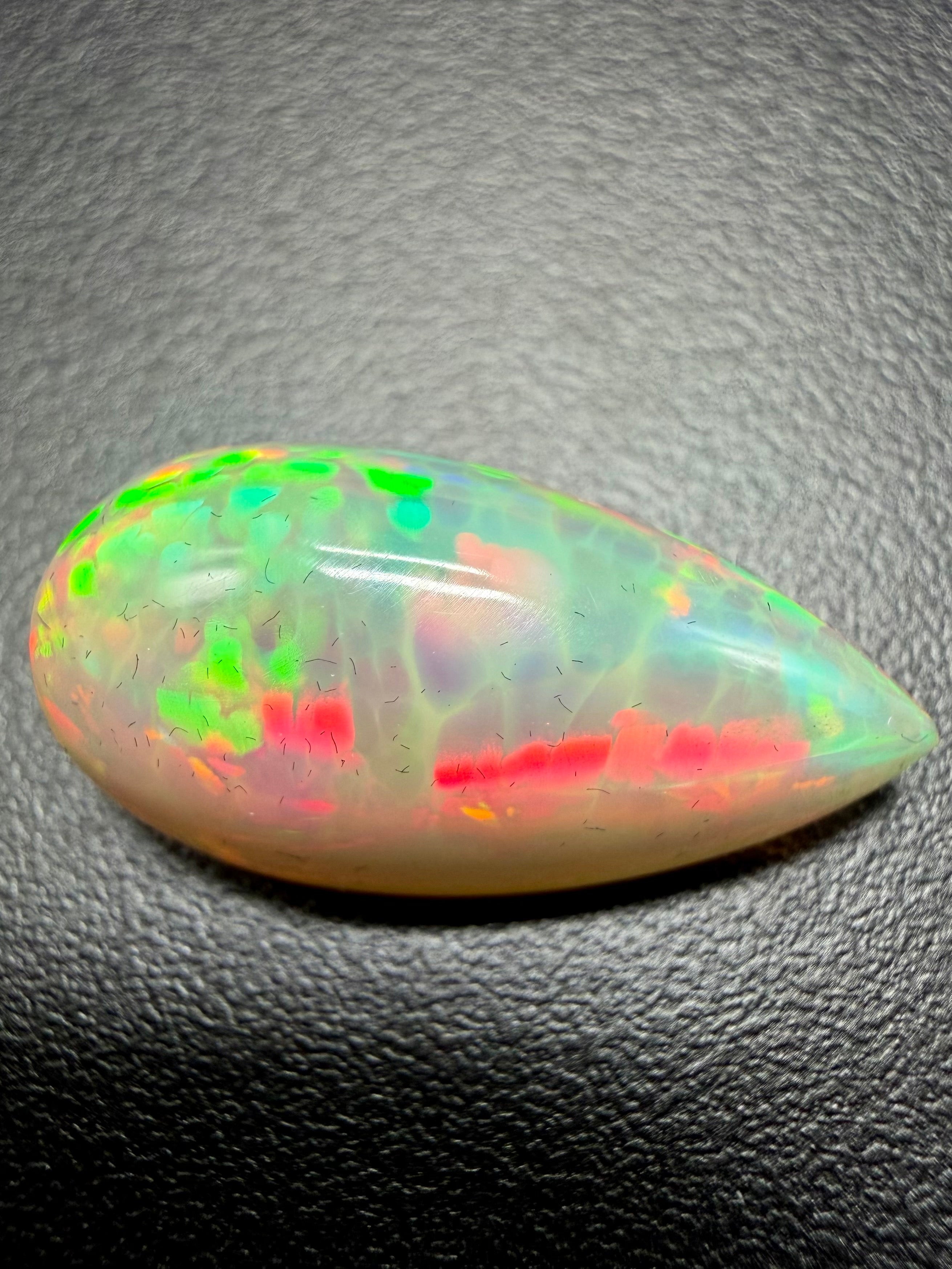 Precious opal 8,05ct – Cabochon – Welo, Ethiopia - OPK145