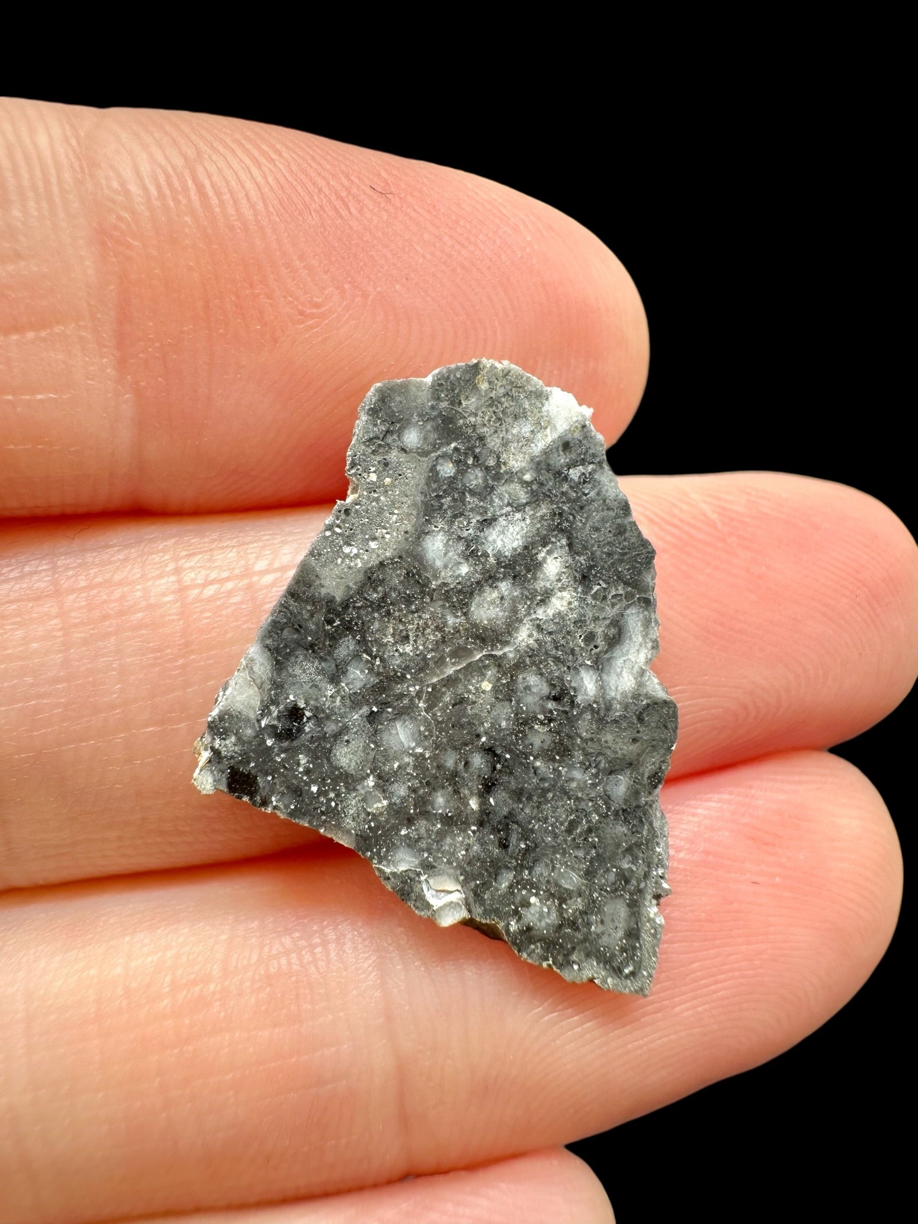 Lunar meteorite NWA 15629 – 1,3g – Northwest Africa