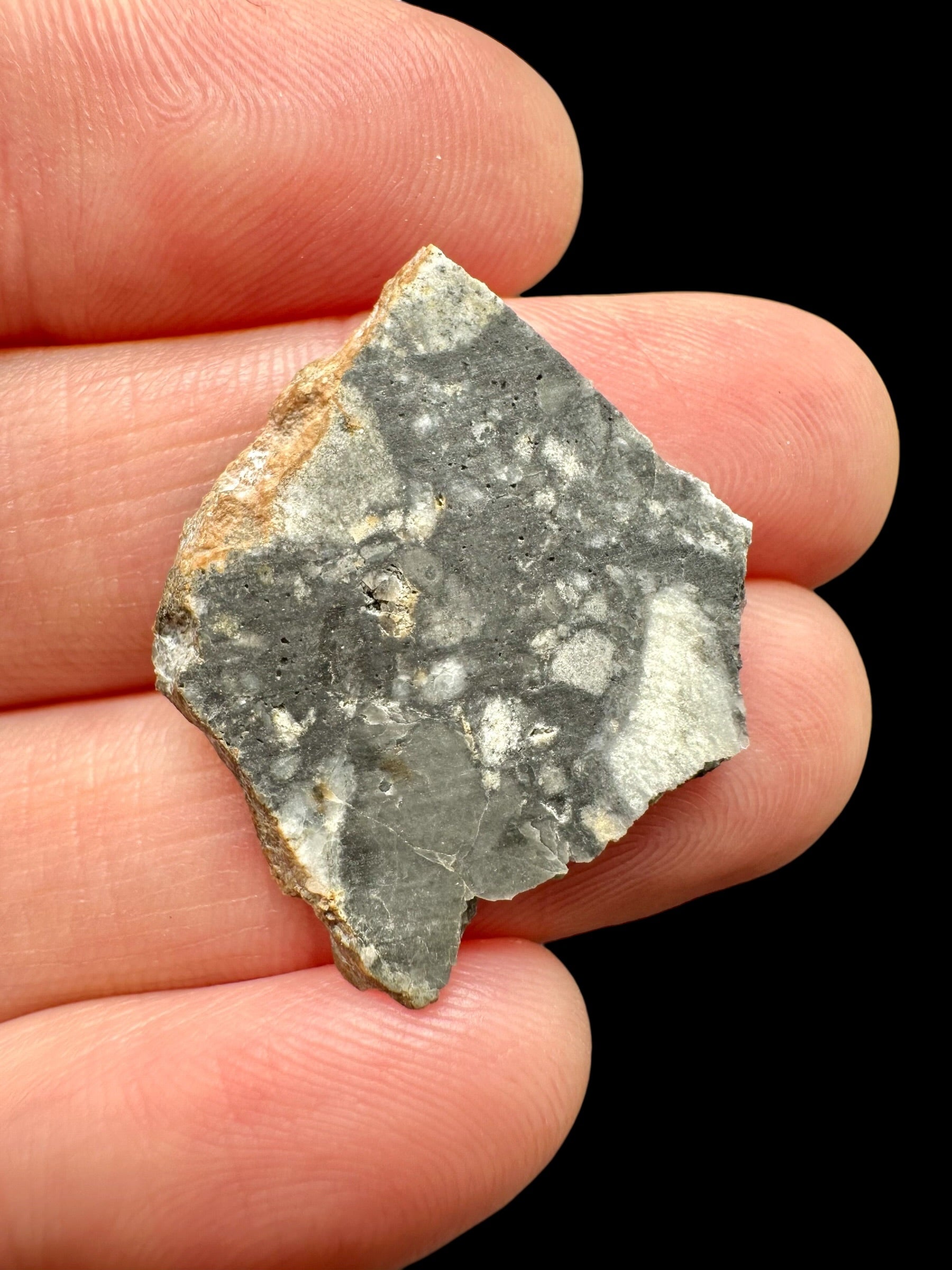 Lunar meteorite NWA 15629 – 1,7g – Northwest Africa - MENWM04