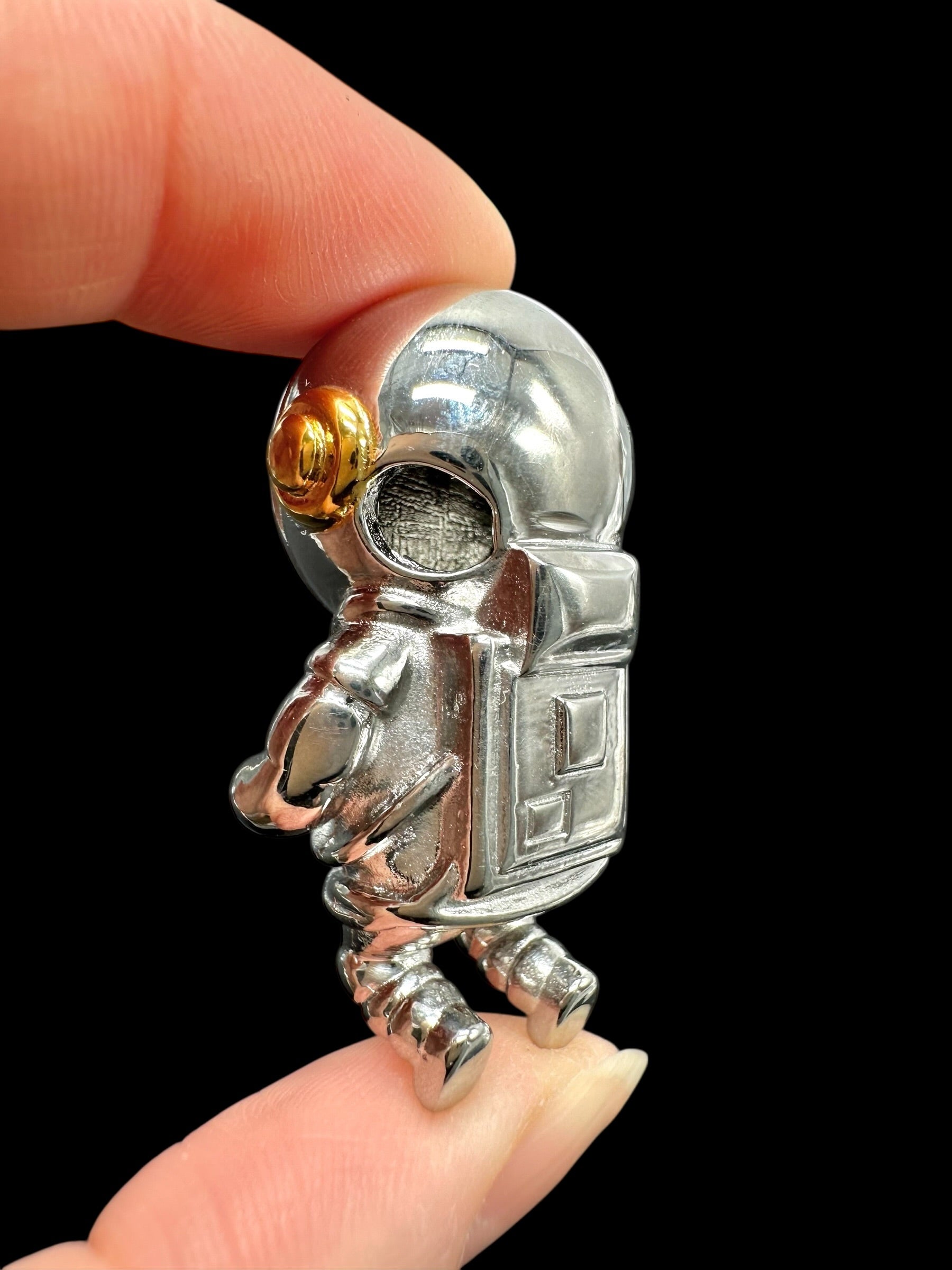 Astronaut pendant made from meteorites Aletai and Sericho - P/M126