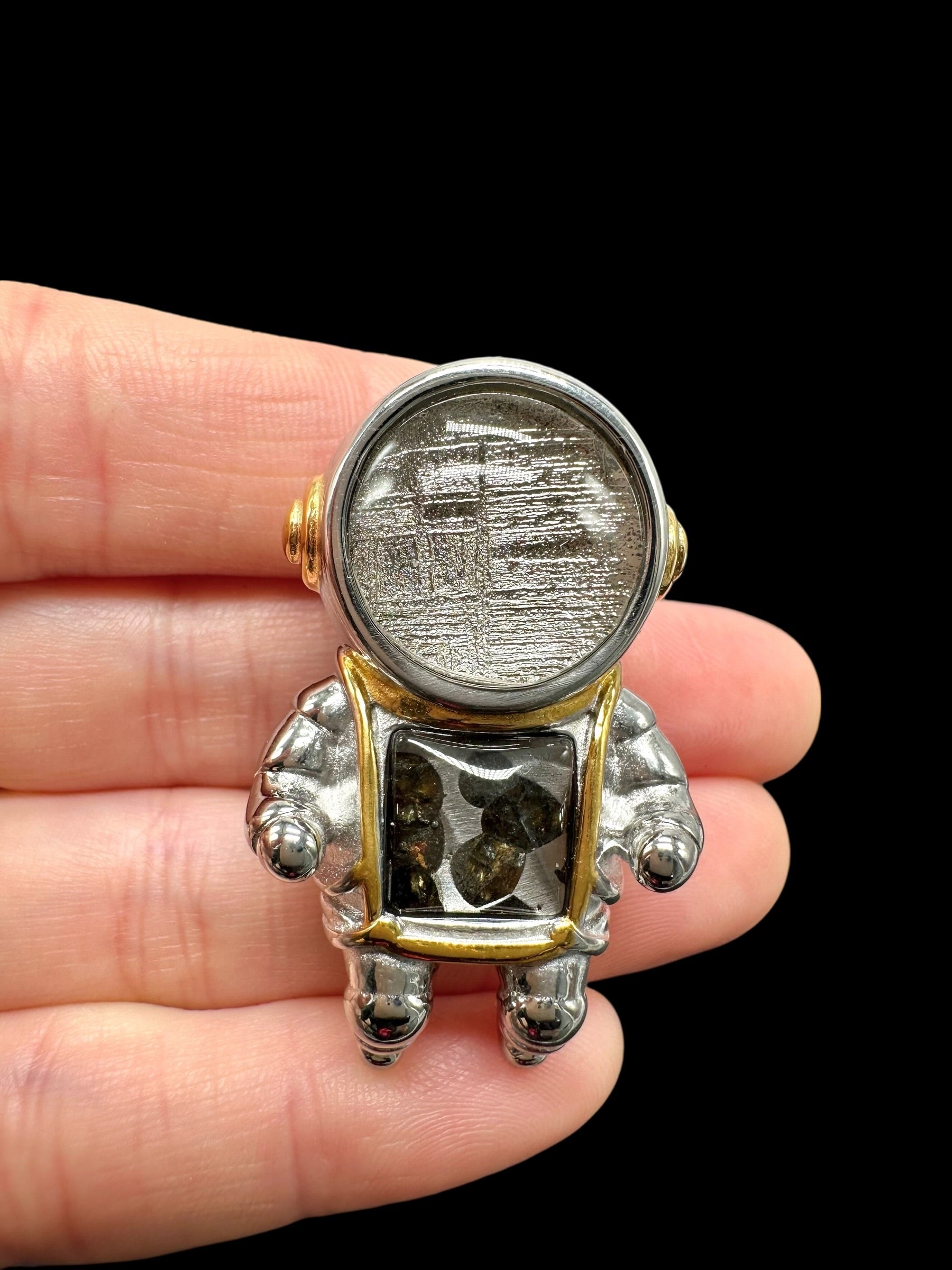 Astronaut pendant made from meteorites Aletai and Sericho - P/M127