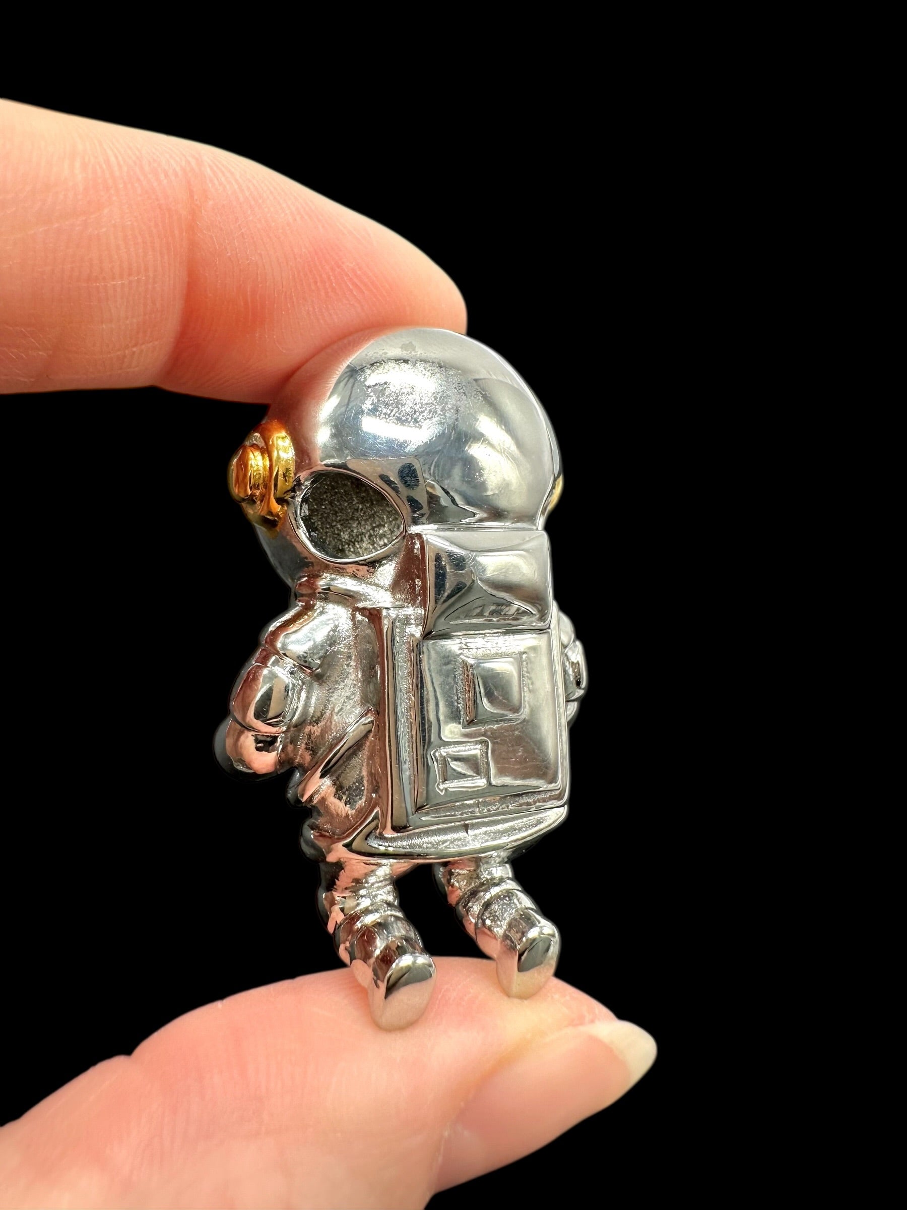 Astronaut pendant made from meteorites Aletai and Sericho - P/M129