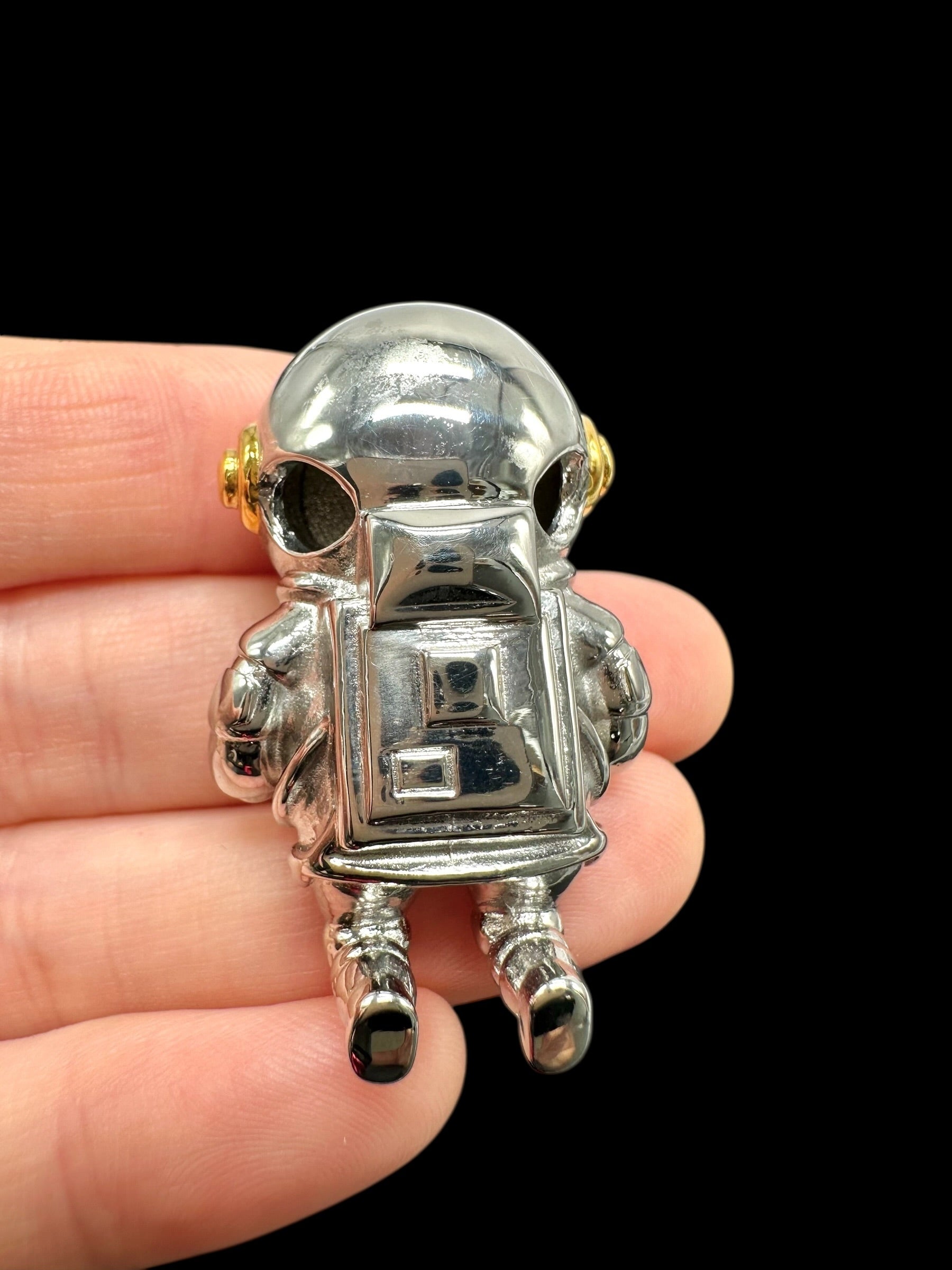 Astronaut pendant made from meteorites Aletai and Sericho - P/M129