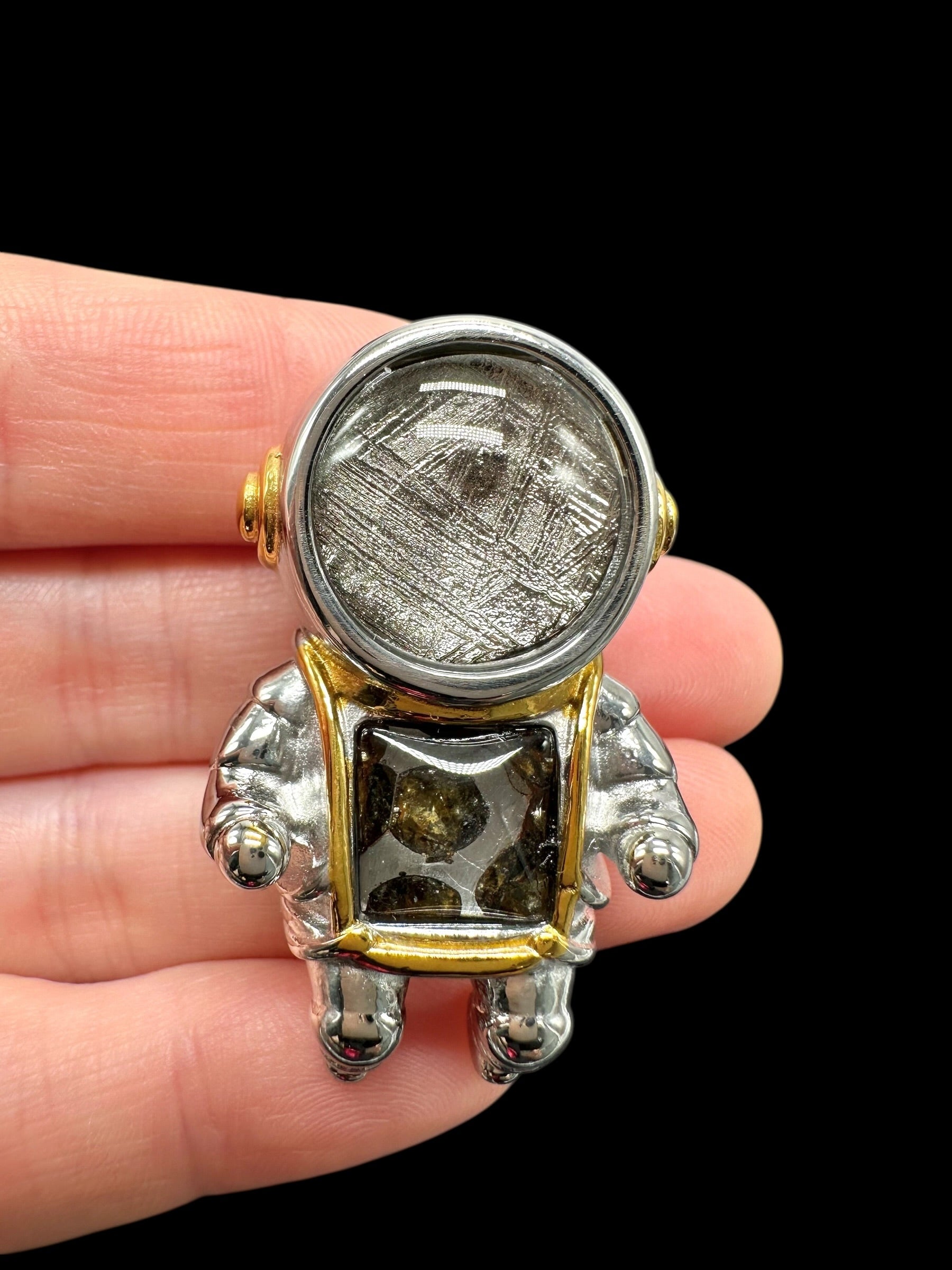 Astronaut pendant made from meteorites Aletai and Sericho - P/M130