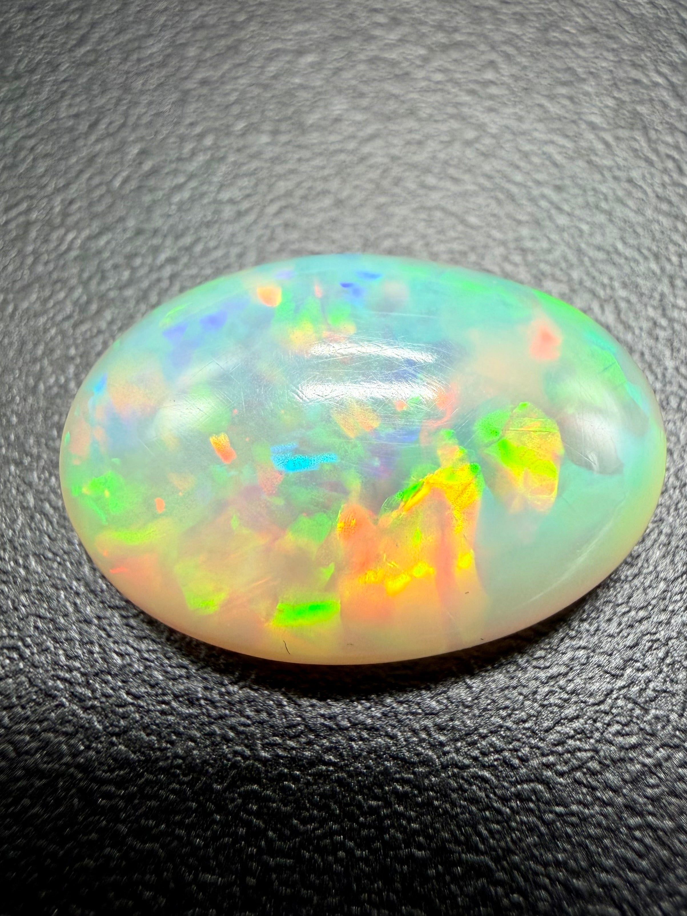 Precious opal 4,6ct – Cabochon – Welo, Ethiopia - OPK152