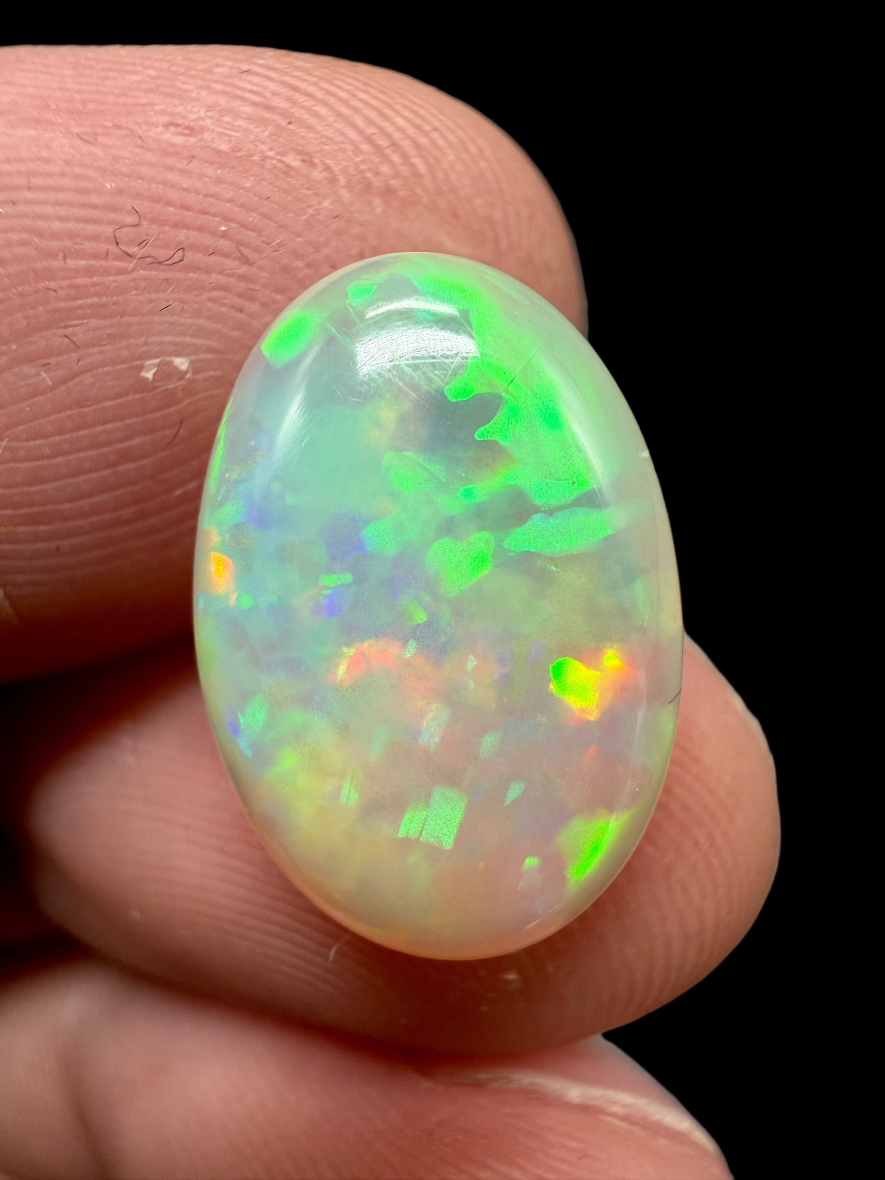 Precious opal 4,6ct – Cabochon – Welo, Ethiopia