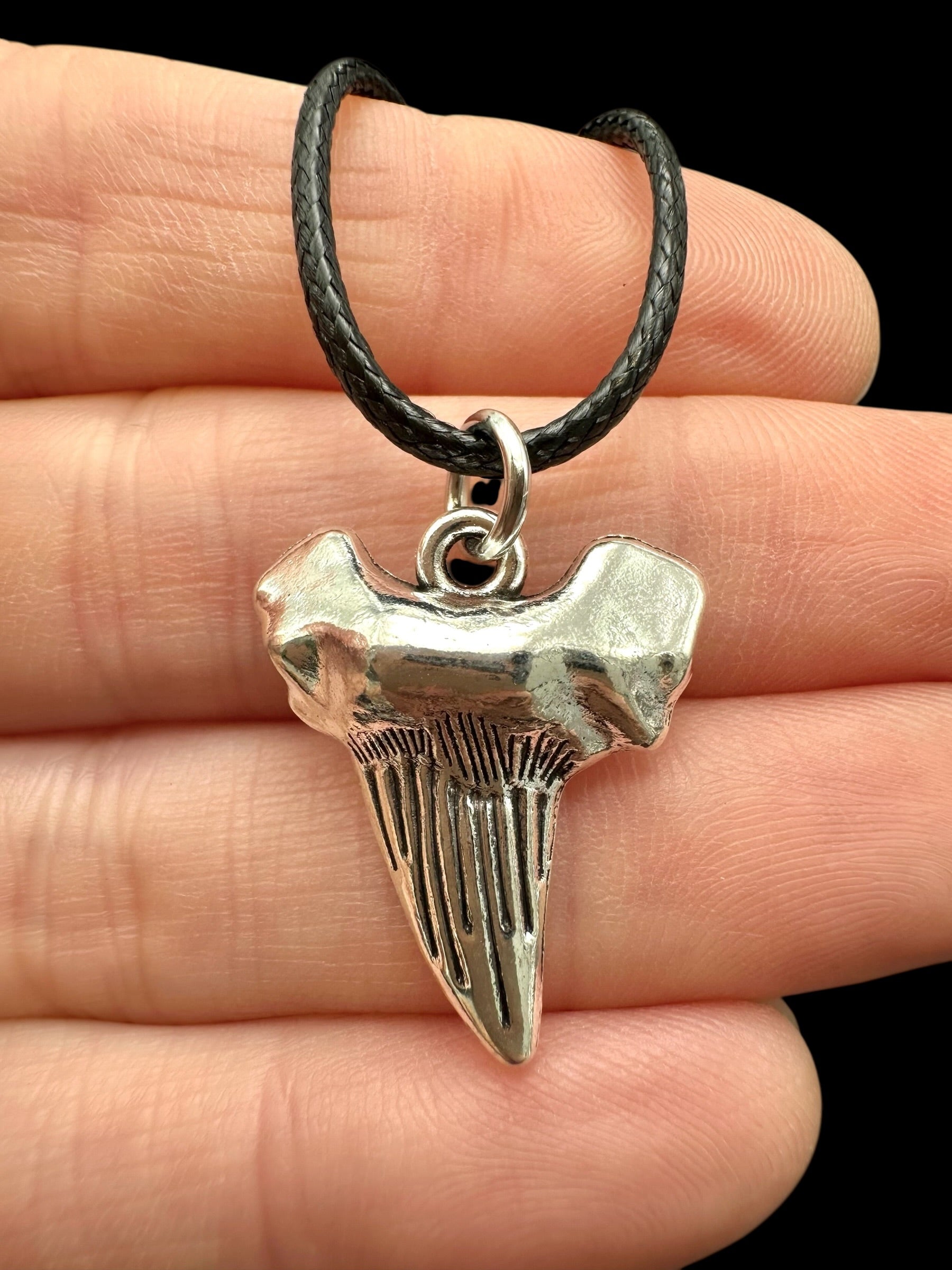 Shark Tooth-Shaped Pendant with Cord - P/ZZ01