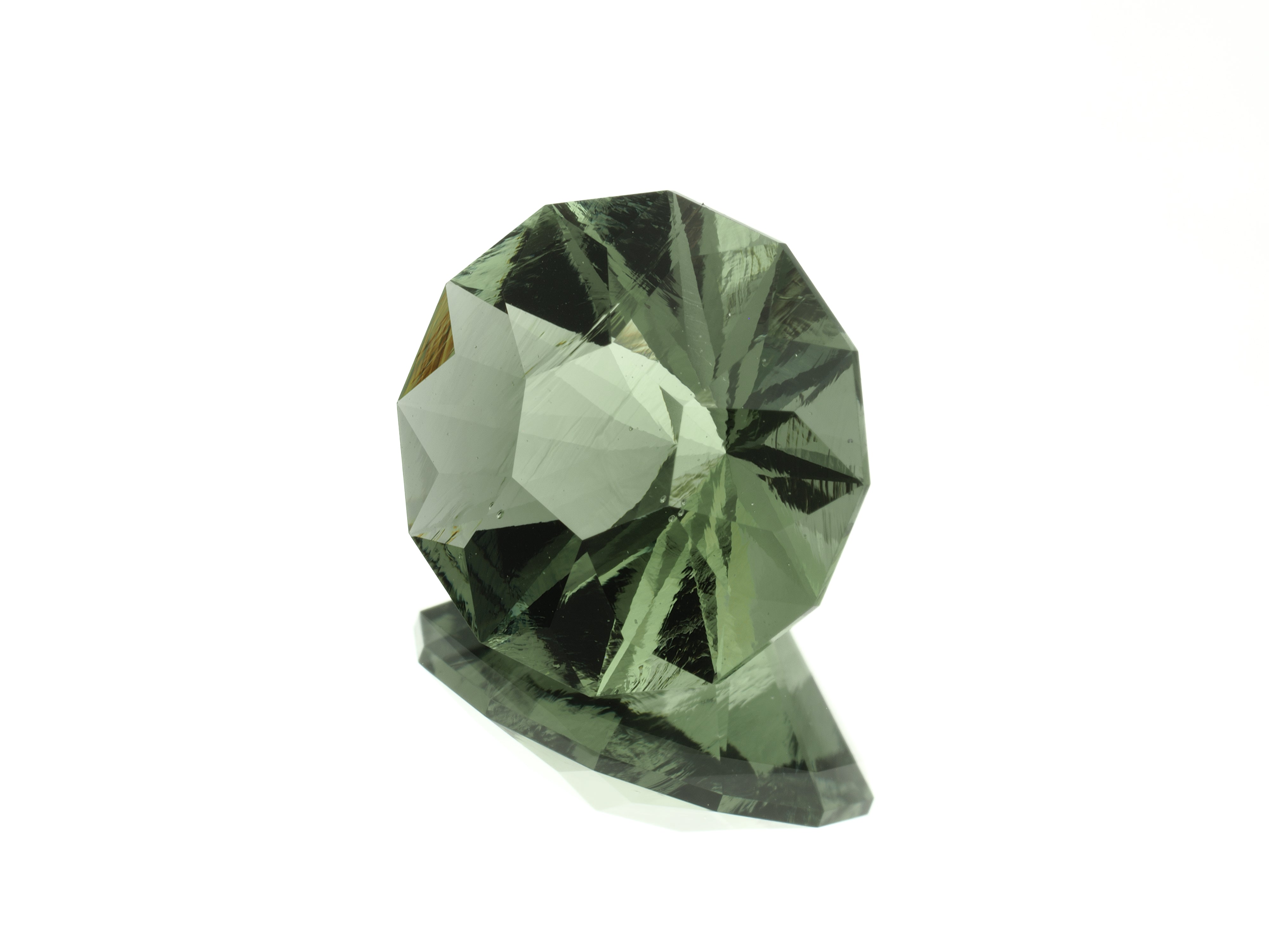 Faceted moldavite 3,3ct – TOP quality - BV084