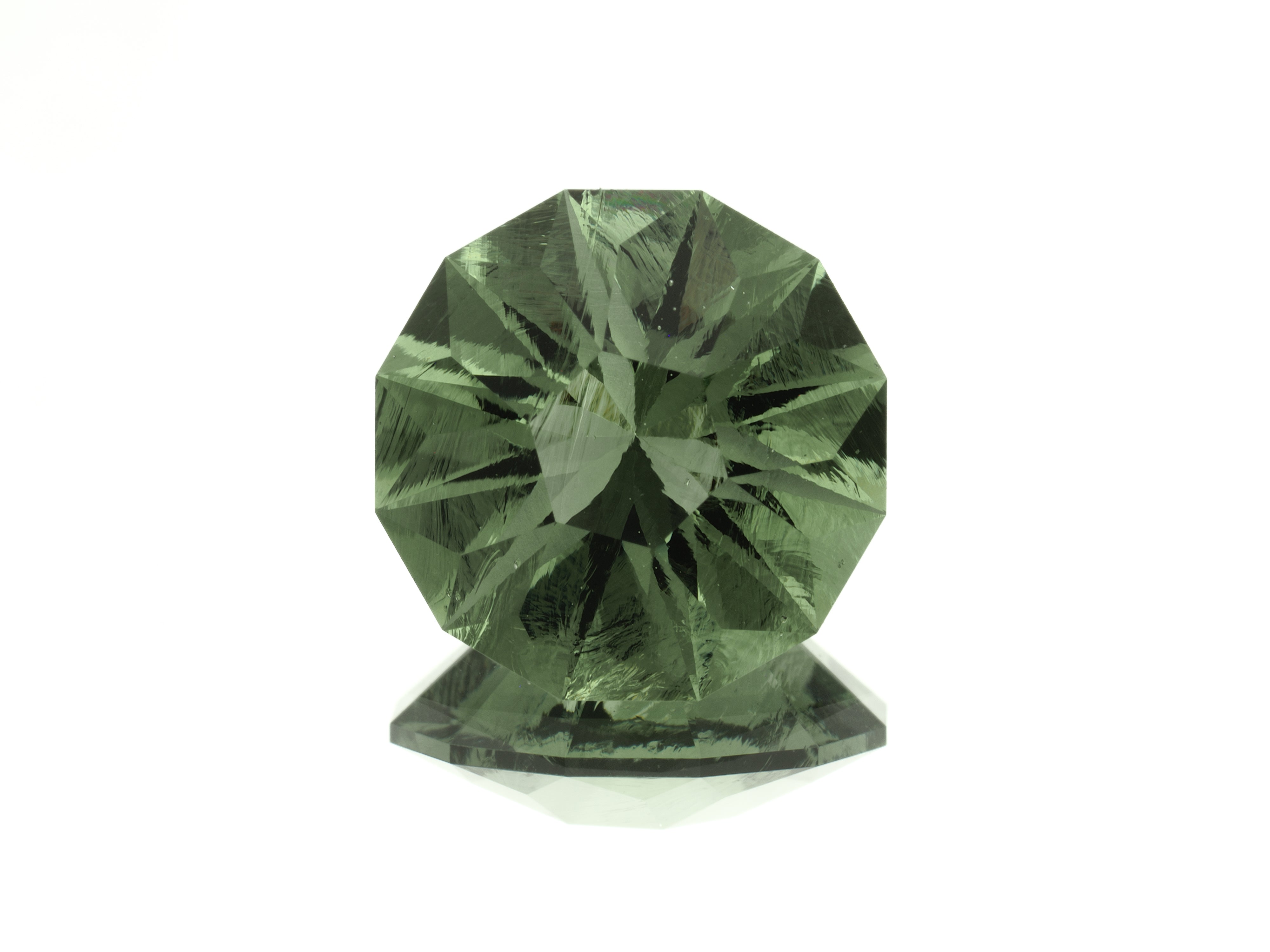 Faceted moldavite 3,3ct – TOP quality