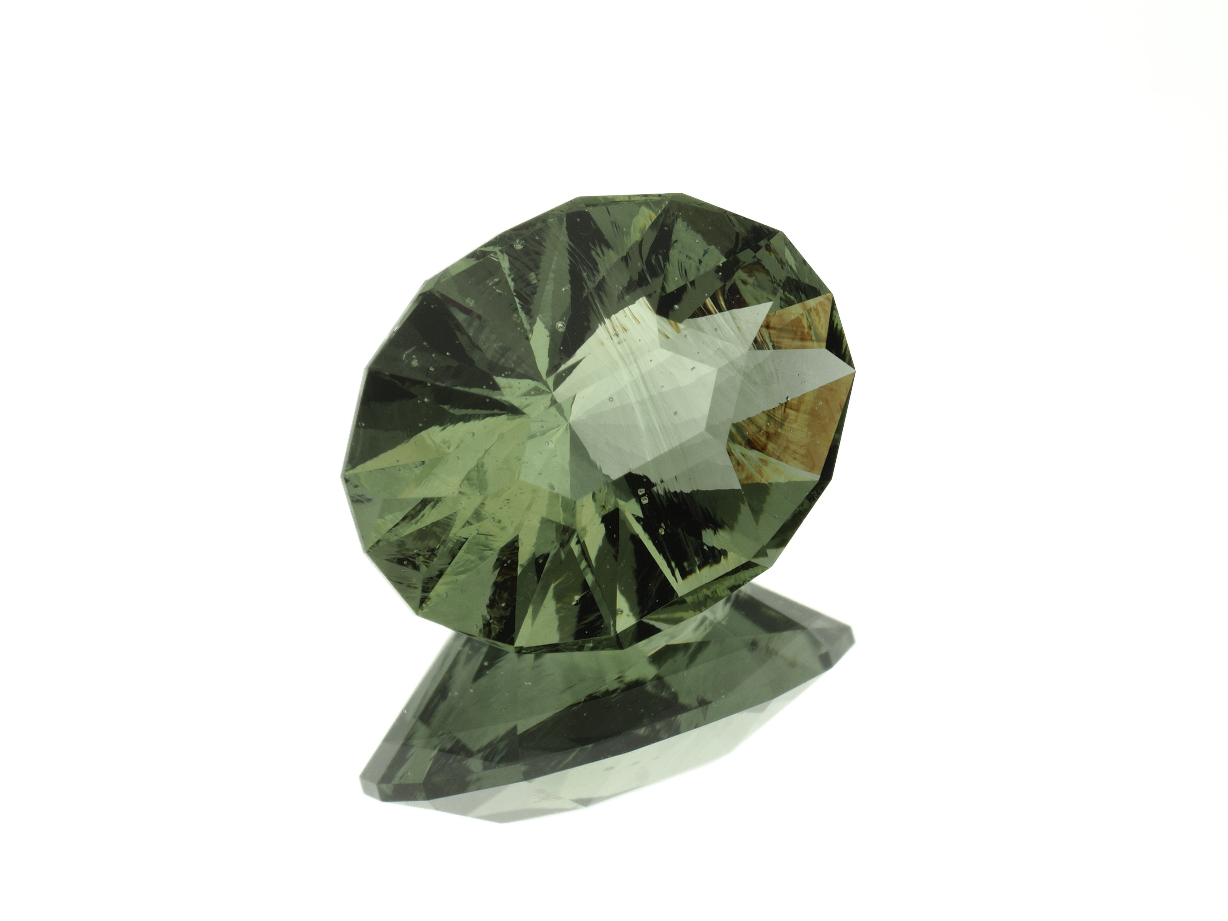 Faceted moldavite 2,7ct – TOP quality - BV085