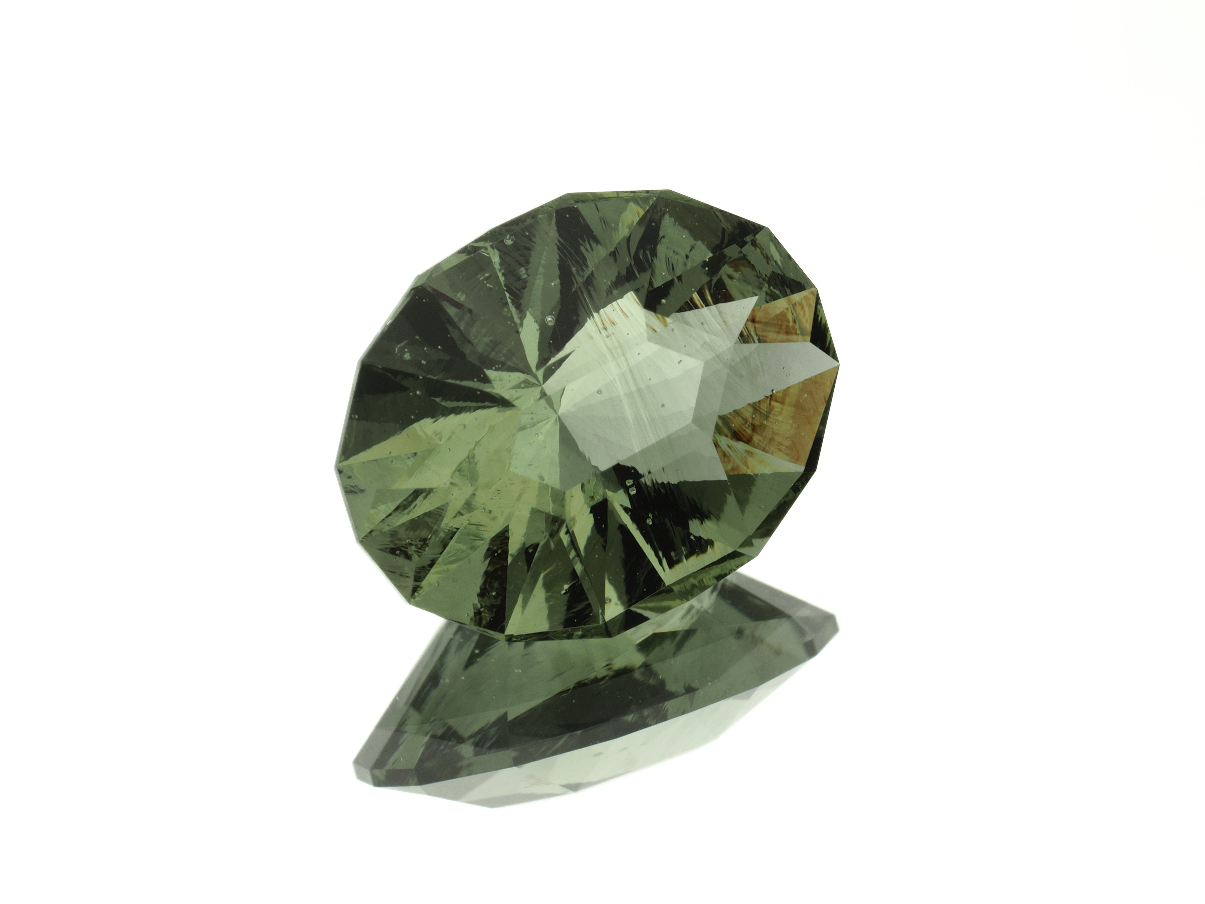 Faceted moldavite 2,7ct – TOP quality - BV085