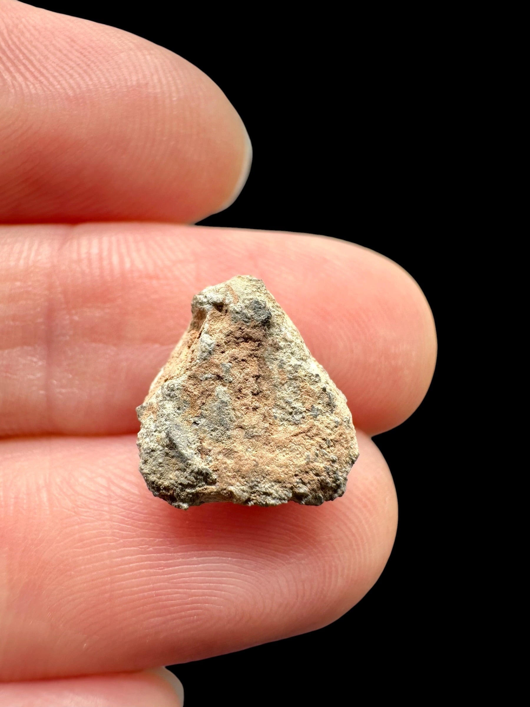 Lunar meteorite Bechar 007 – 0,7g – Algeria - MEBA127
