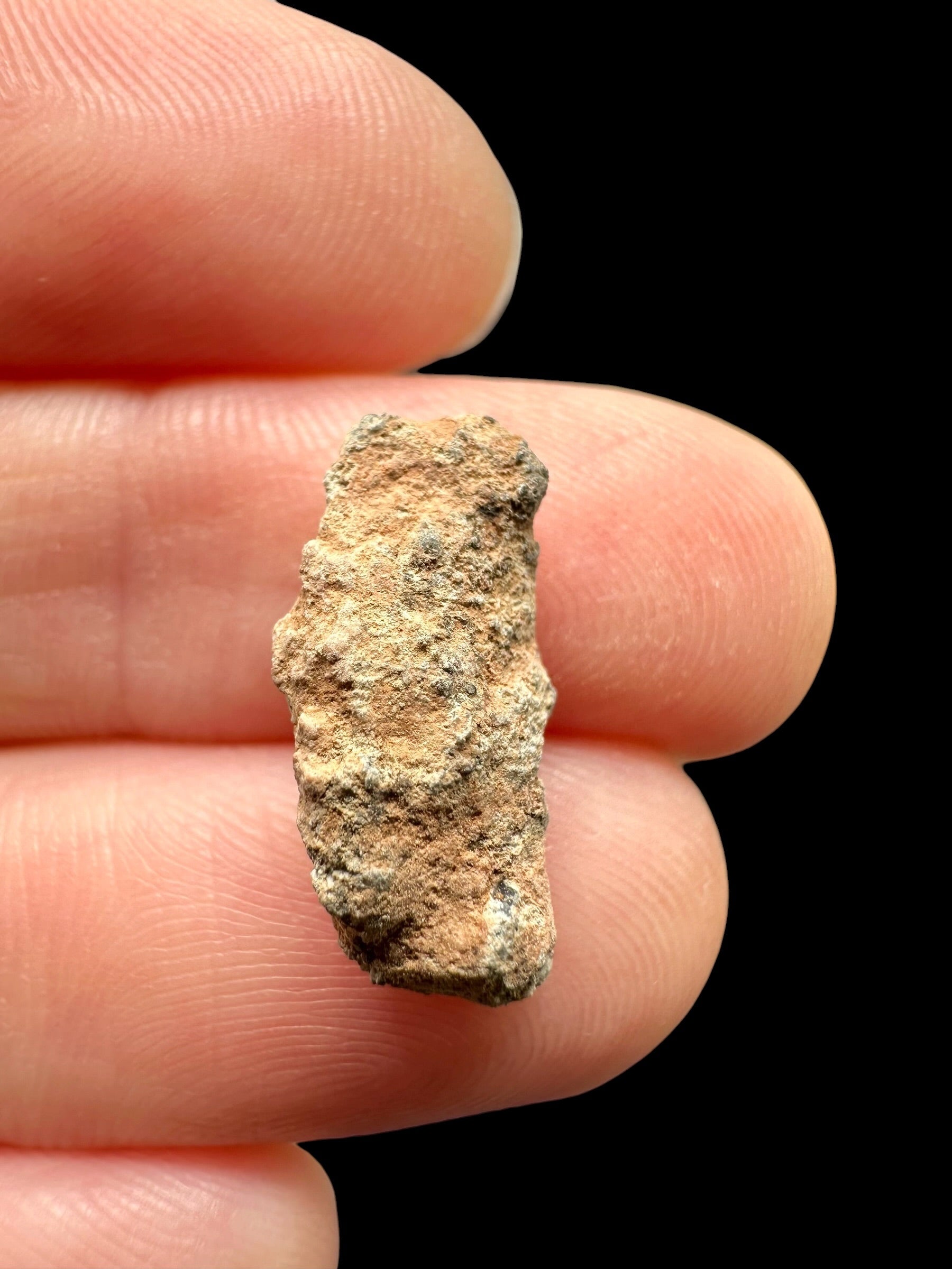 Lunar meteorite Bechar 007 – 0,8g – Algeria - MEBA133