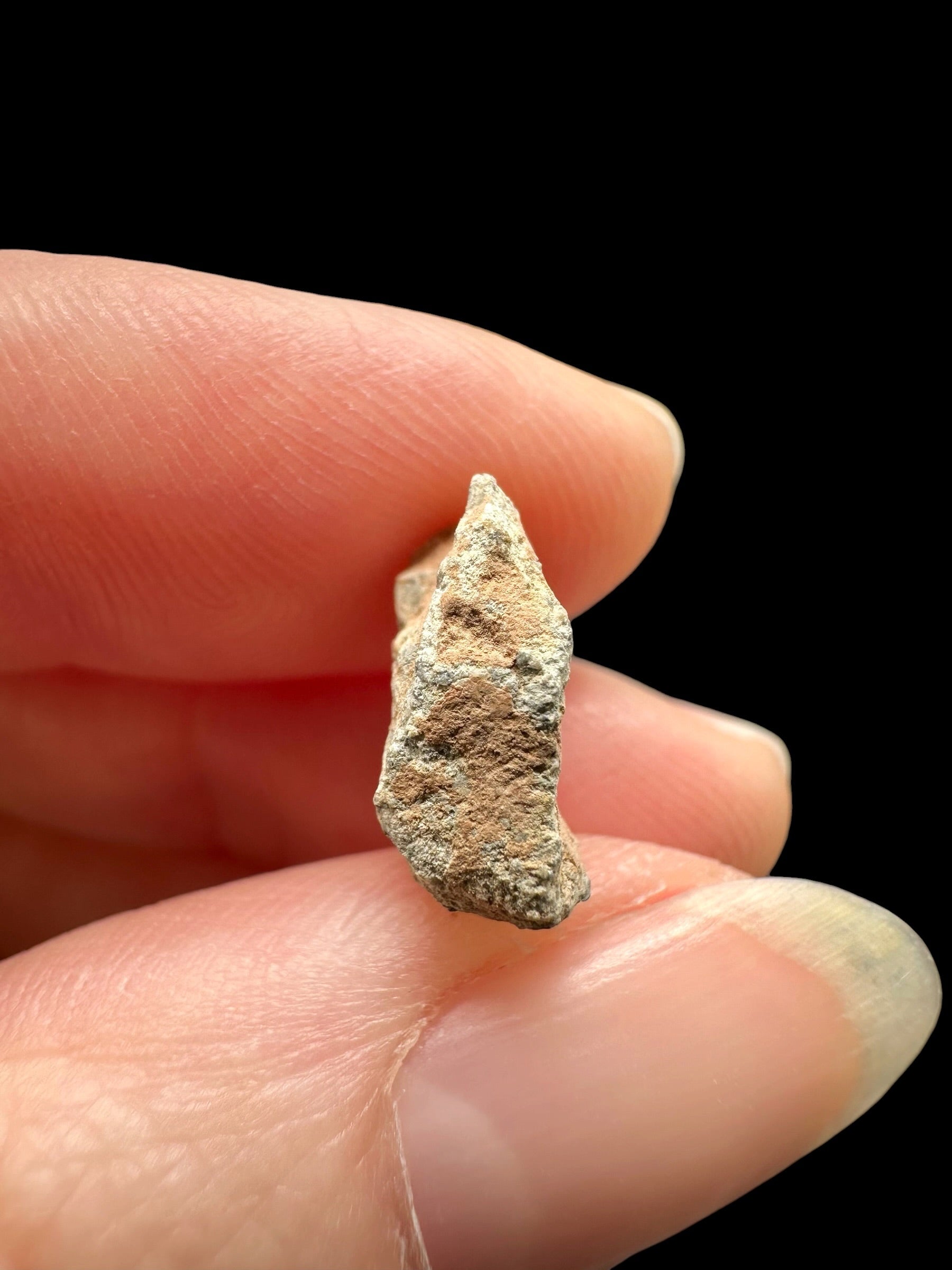 Lunar meteorite Bechar 007 – 0,8g – Algeria - MEBA136