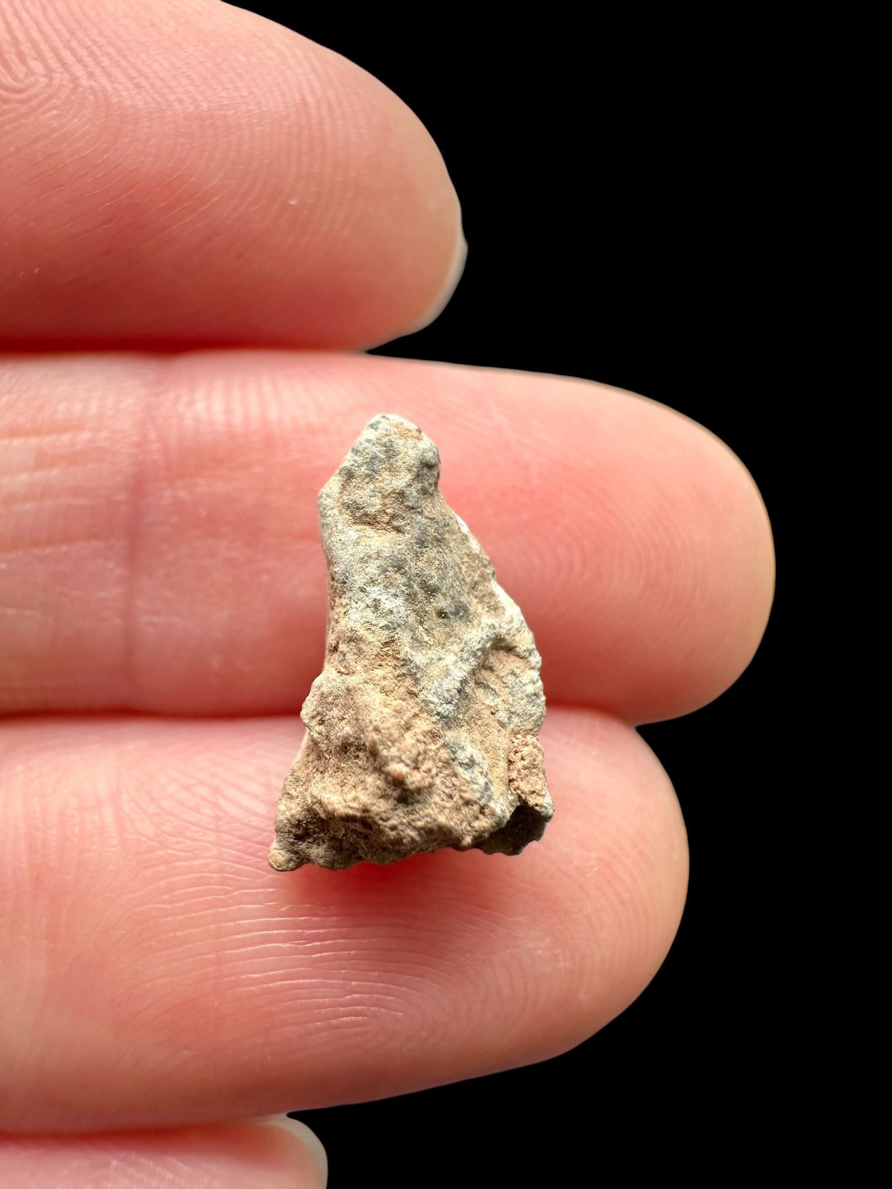 Lunar meteorite Bechar 007 – 0,6g – Algeria - MEBA137