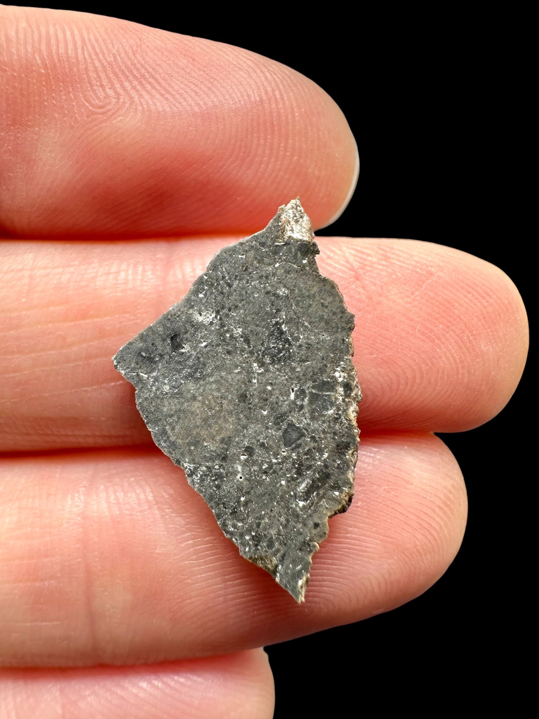 Lunar meteorite NWA 17865 – 0,9g – Algeria - MENWL17