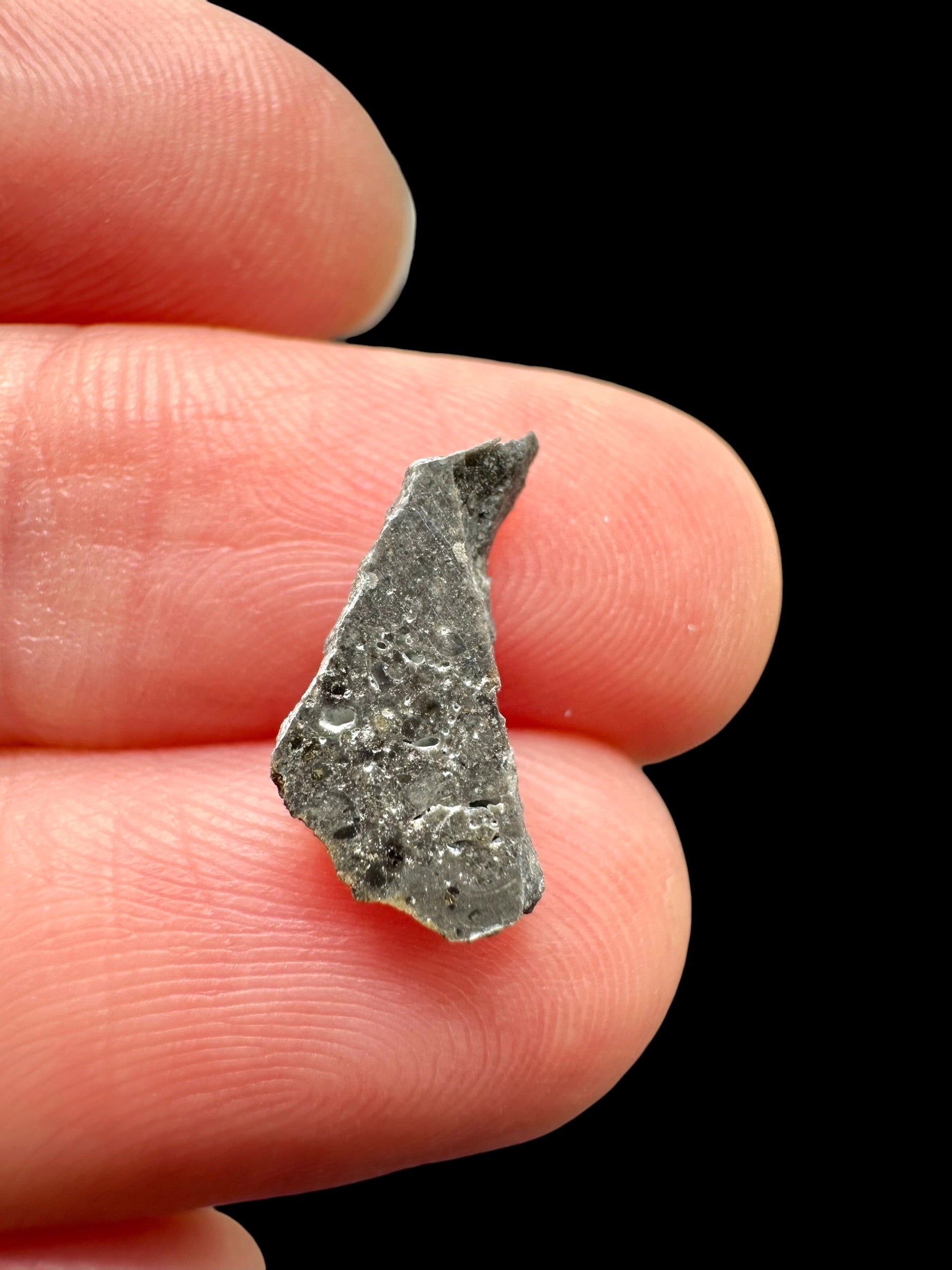 Lunar meteorite NWA 17865 – 0,3g – Algeria - MENWL18