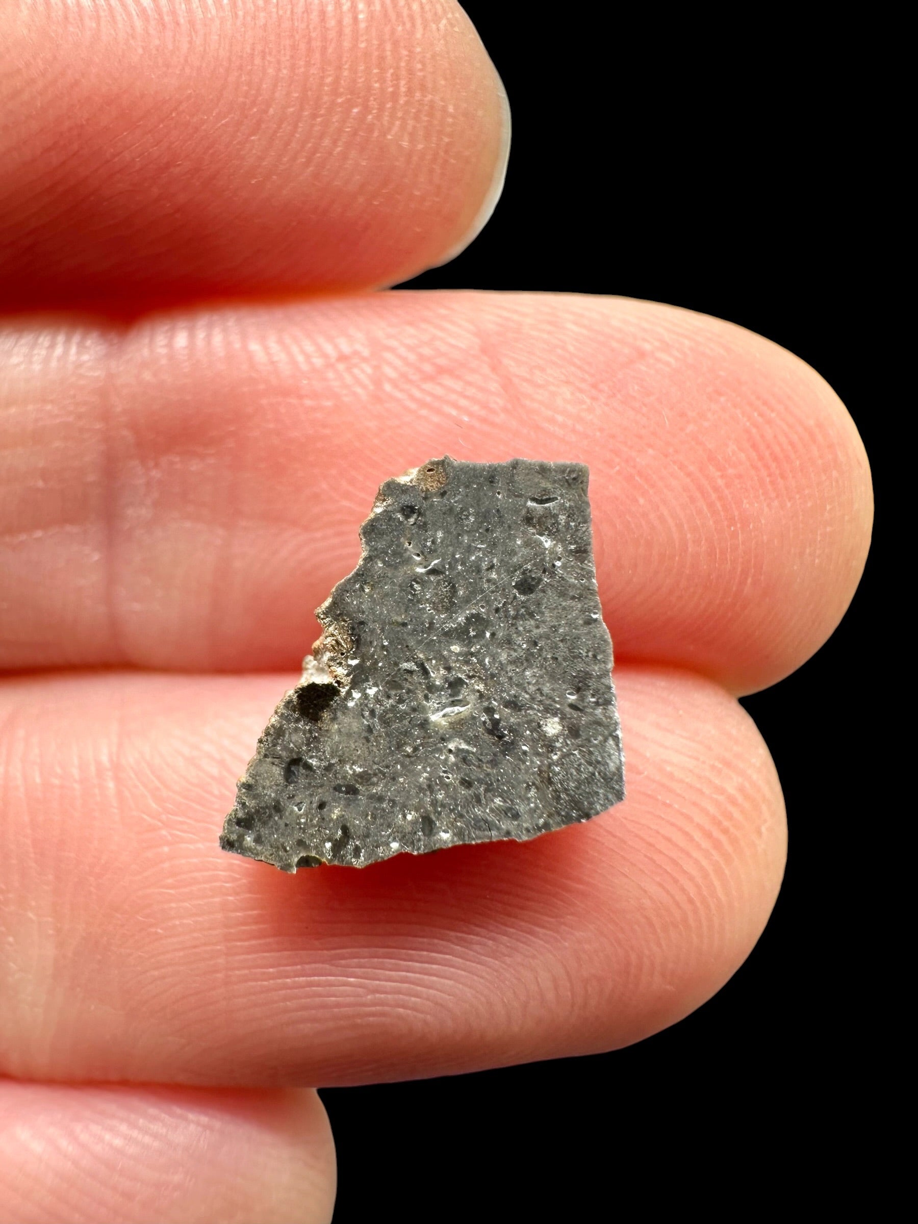 Lunar meteorite NWA 17865 – 0,4g – Algeria - MENWL19
