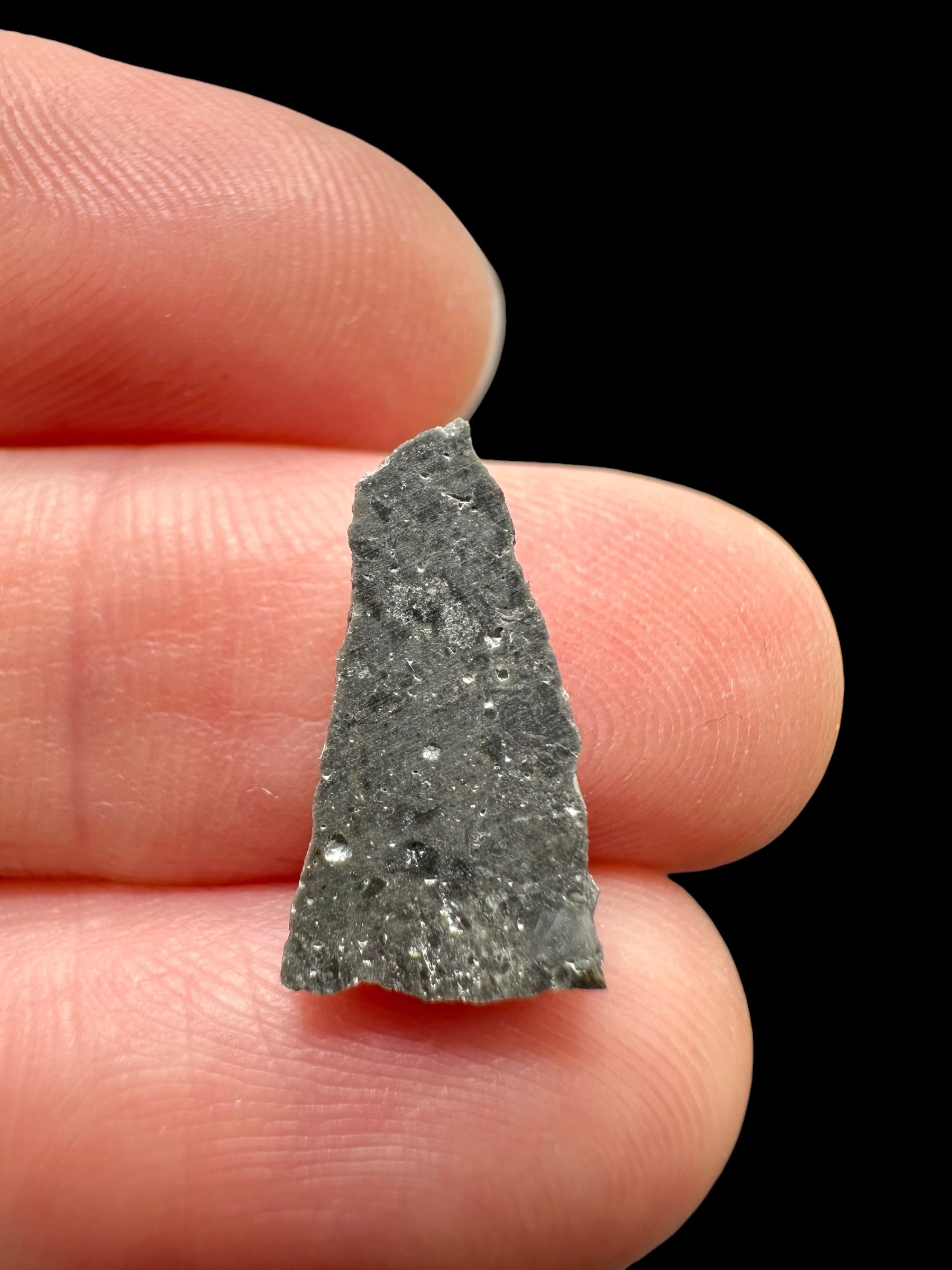 Lunar meteorite NWA 17865 – 0,4g – Algeria - MENWL27
